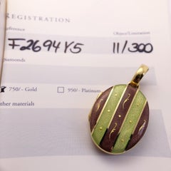 Modernes Fabergé-Medaillon aus 18 Karat Gold:: Guilloché-Emaille:: oval:: mit Zertifikat