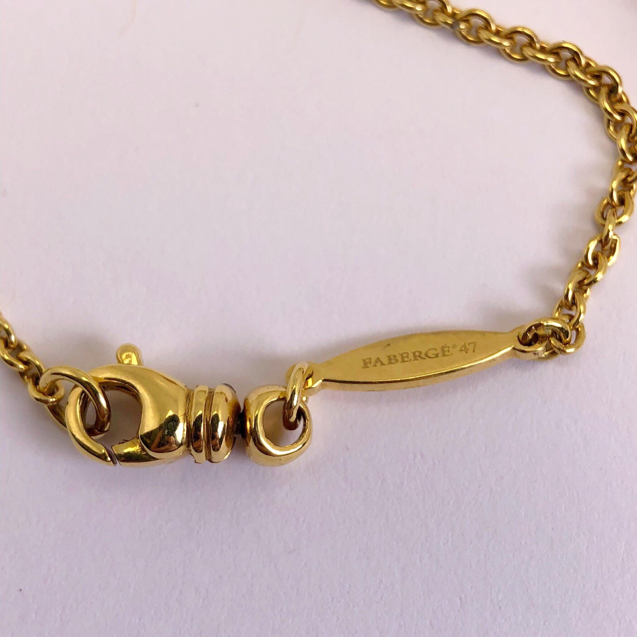 Fabergé, collier moderne en forme d'œuf cascade en or jaune 18 carats, émail et diamants Neuf - En vente à New York, NY
