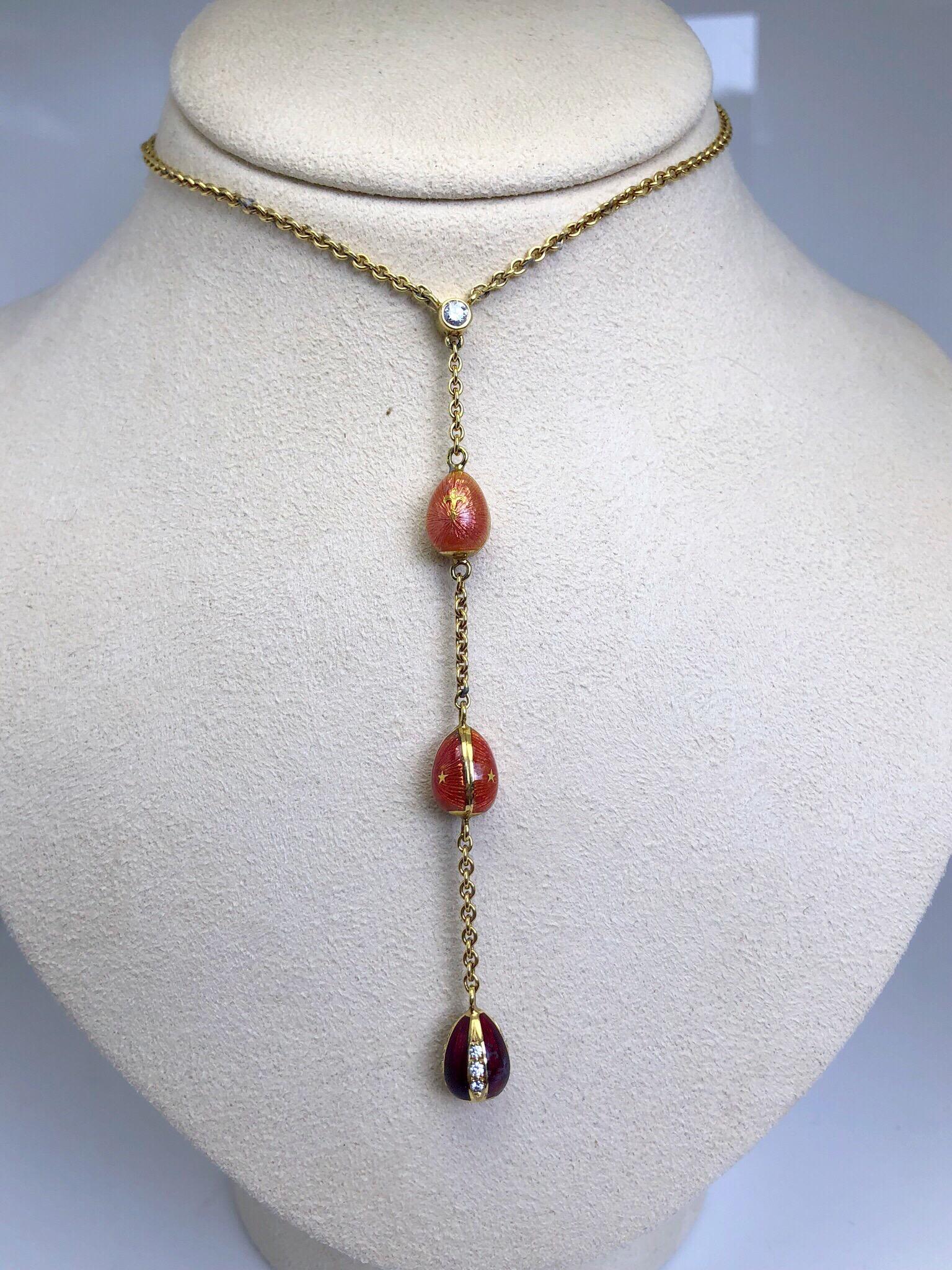 Fabergé, collier moderne en forme d'œuf cascade en or jaune 18 carats, émail et diamants en vente 1