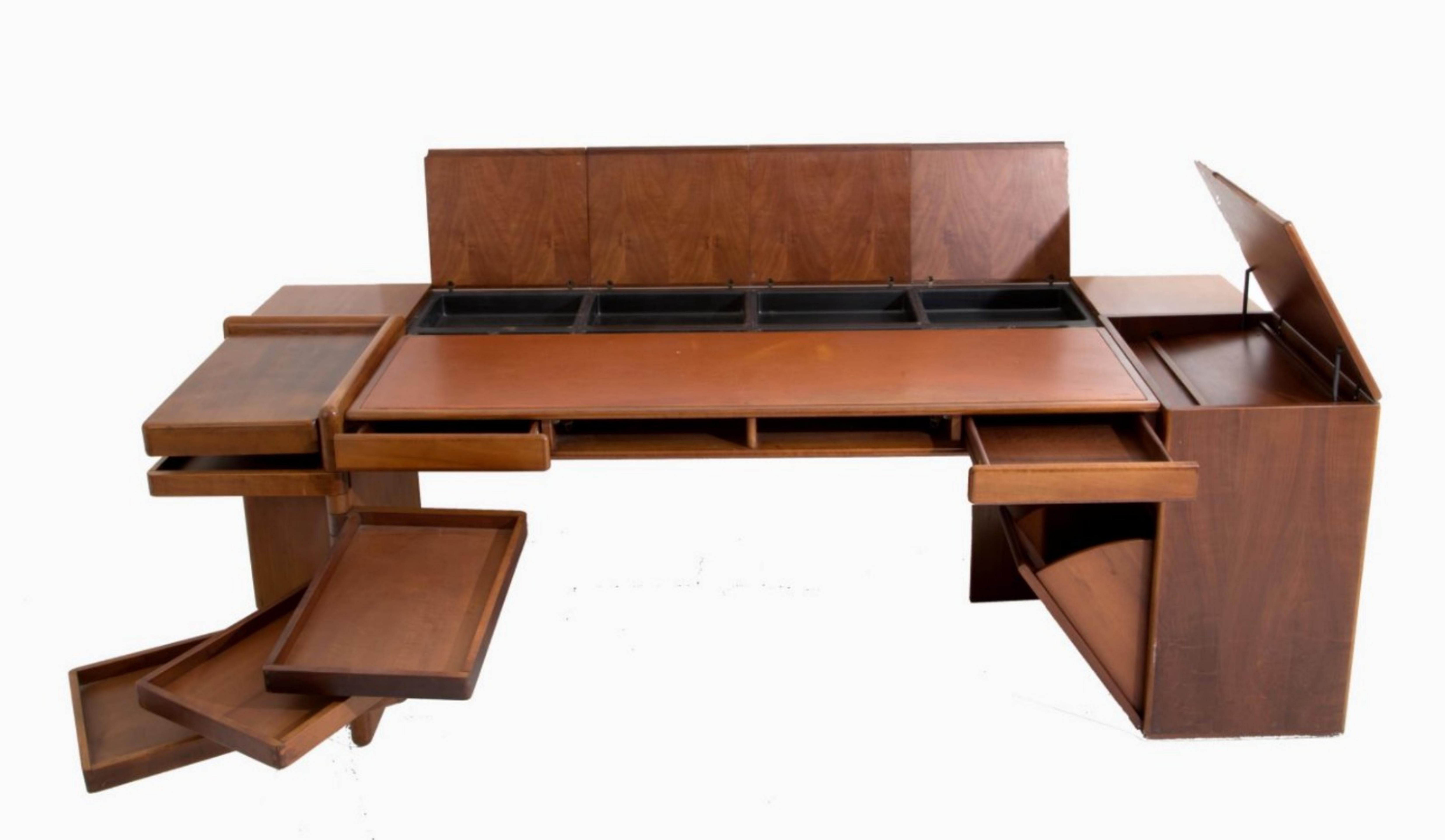 Hand-Crafted Modern Fabio Lenci Executive Desk for Bernini, 1970's