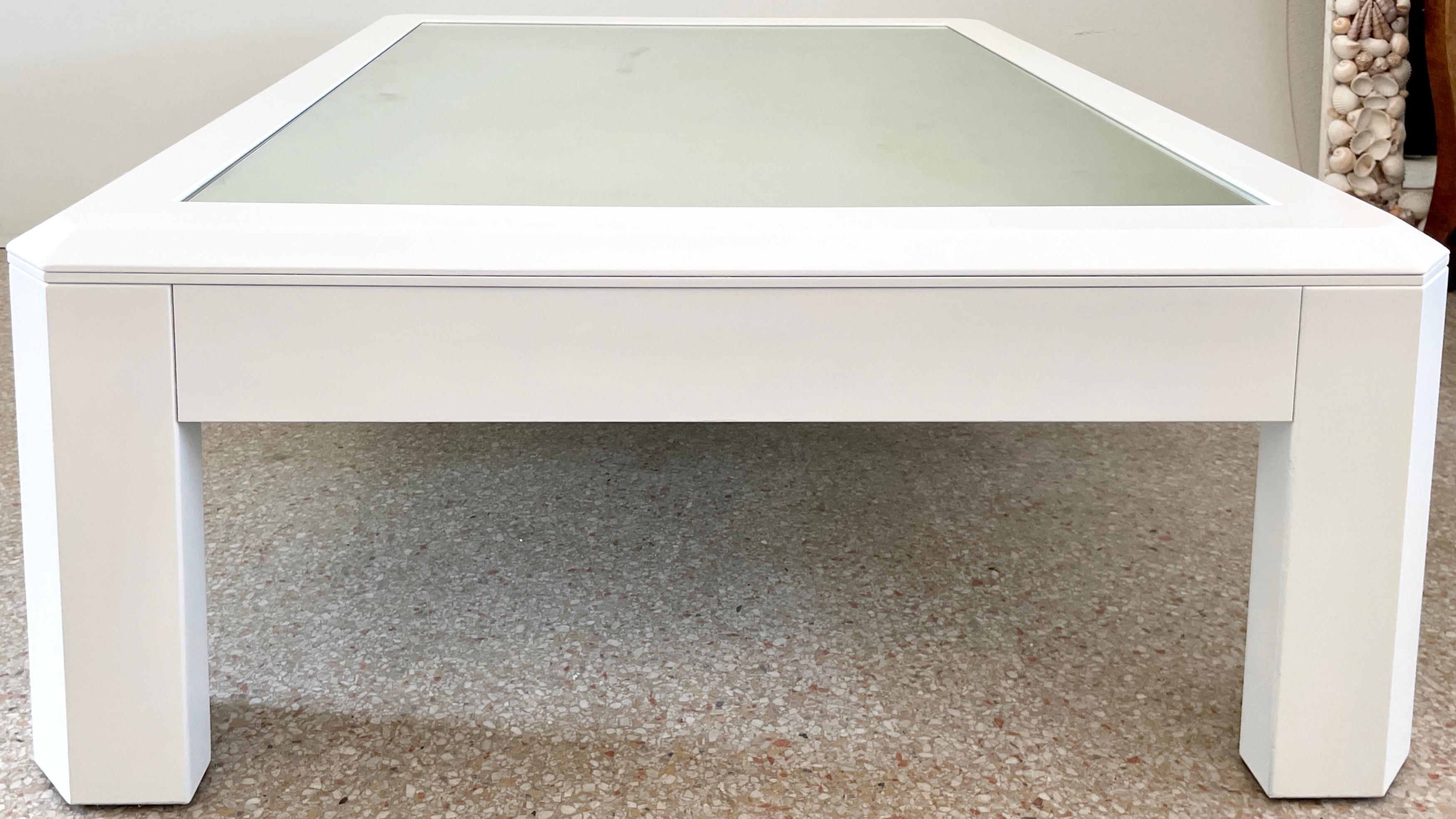 Glass Modern Faceted Mirror Top Coffee Table in Fresh White Lacquer For Sale
