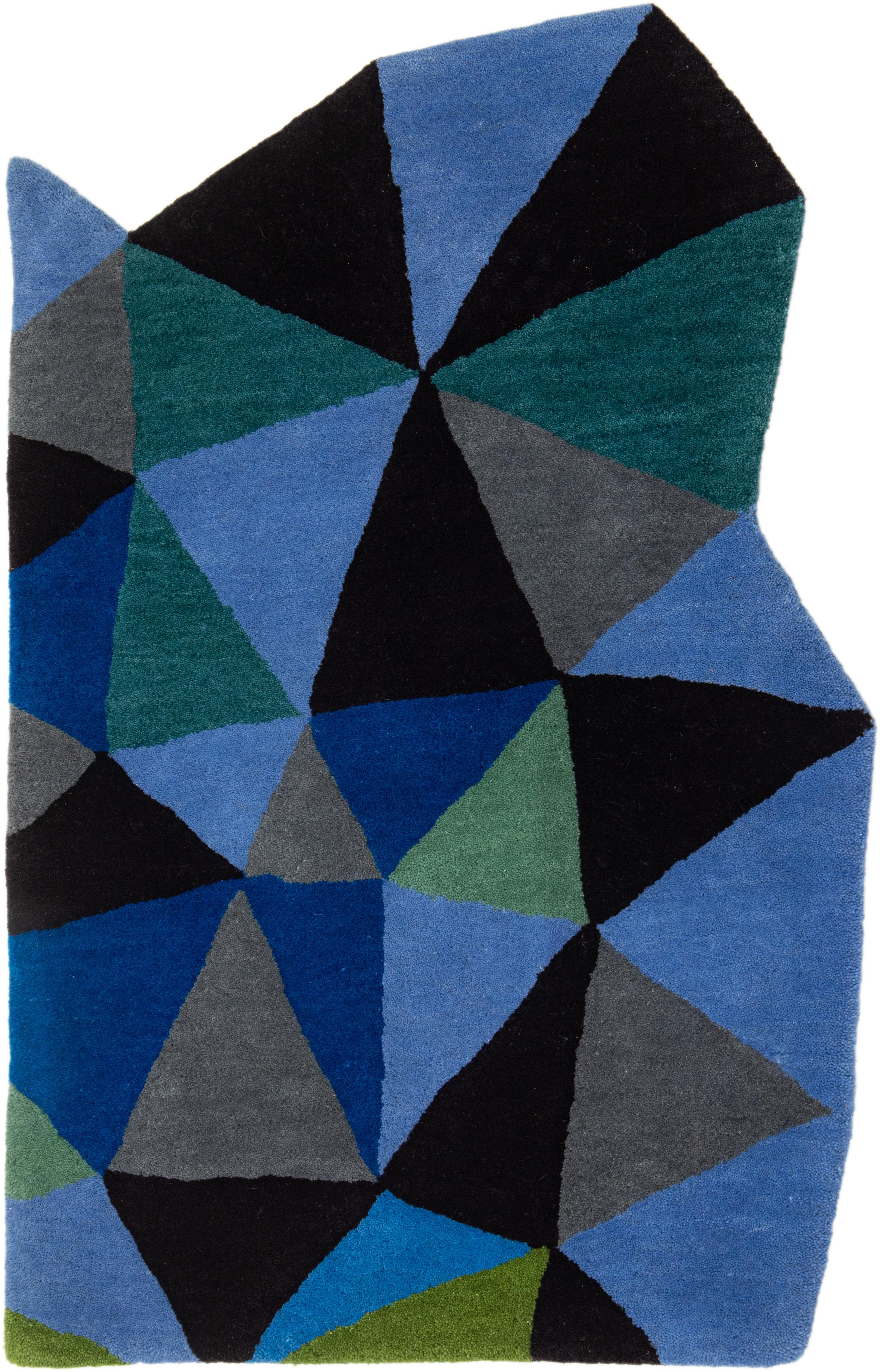 Moderner Fantasia-Wollteppich mit asymmetrischem Muster von Apadana, maßgefertigt (Wolle) im Angebot