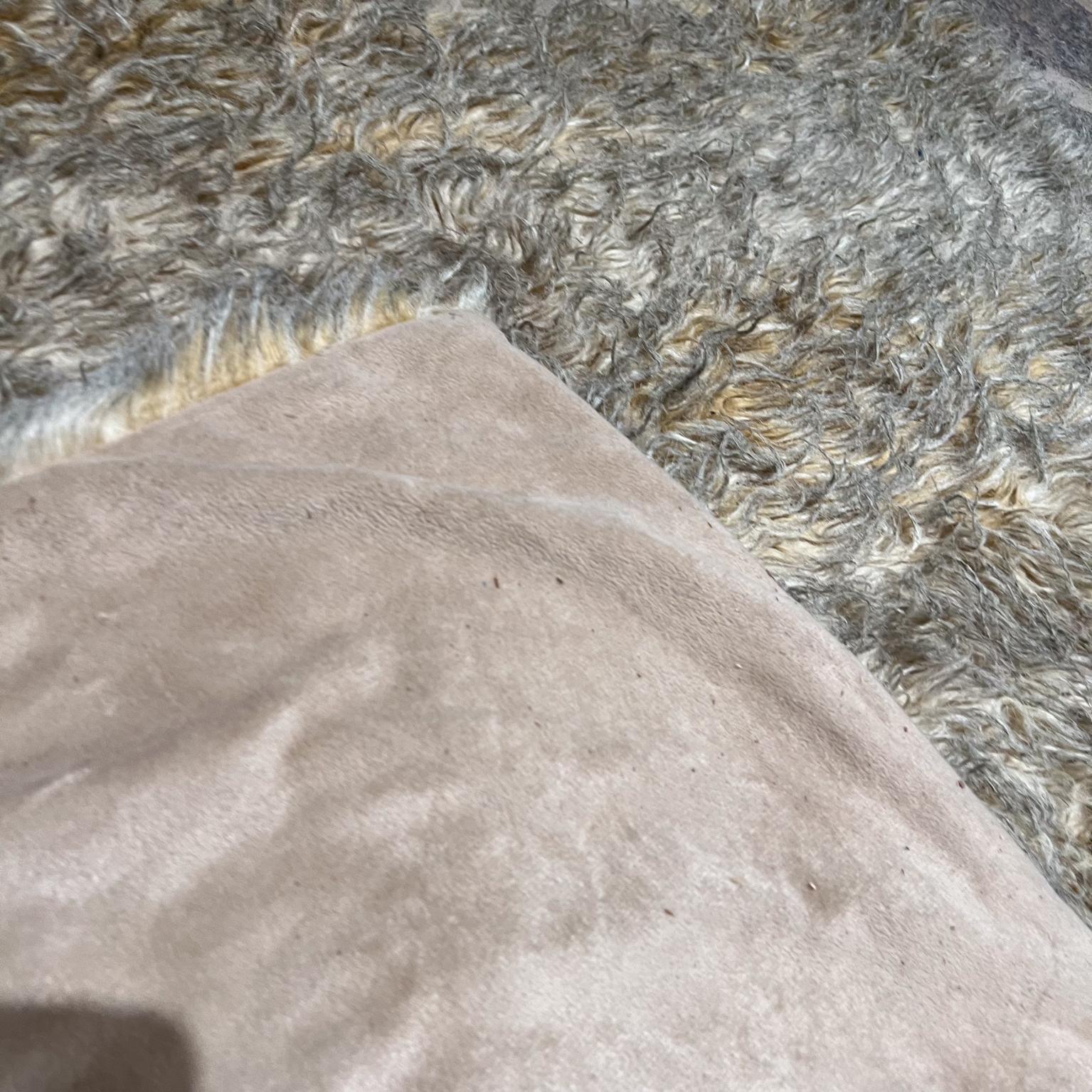 Contemporary Modern Faux Fur Accent Rug Nicole Miller Home For Sale