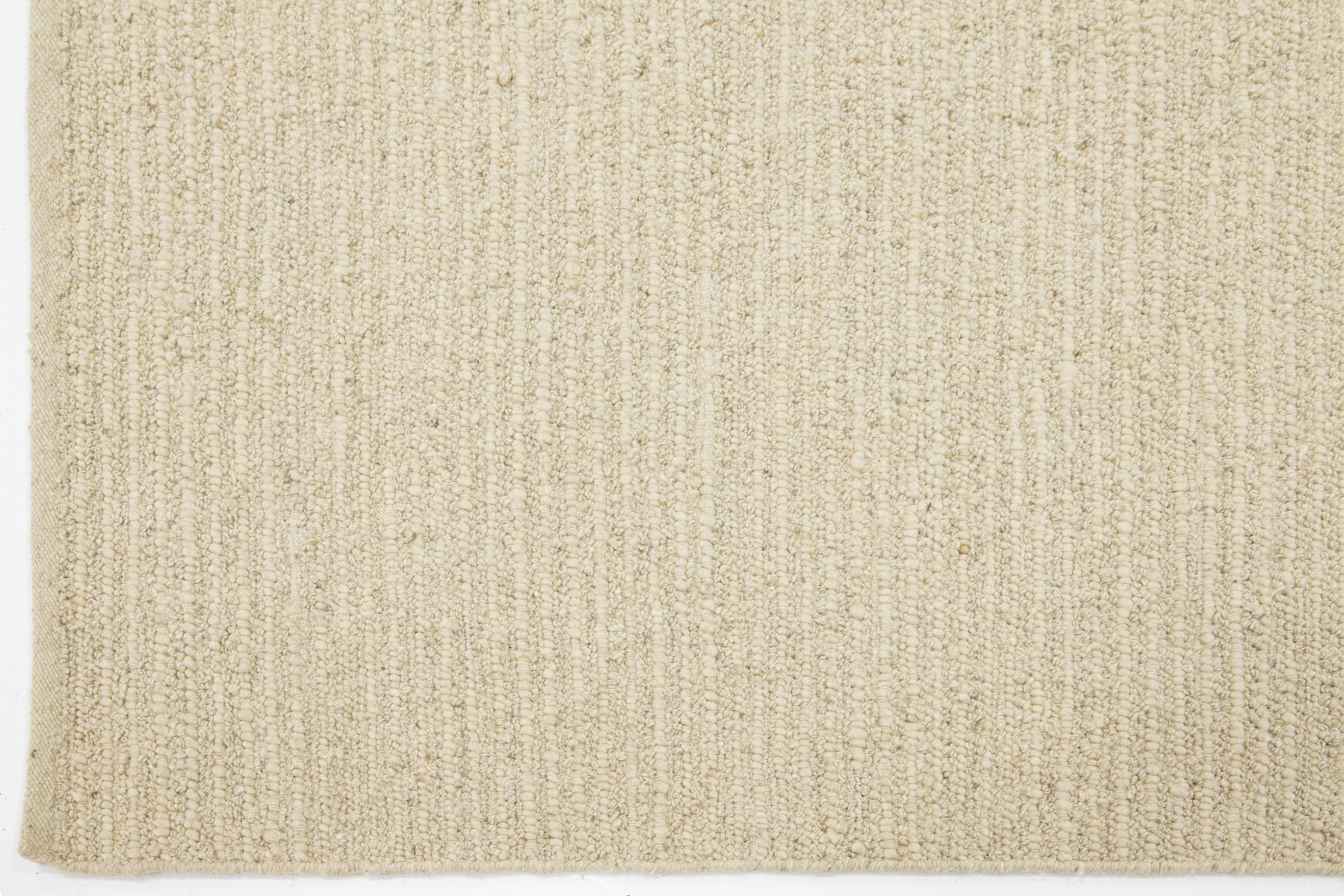 Moderner handgefertigter Wollteppich in Beige mit Filz von Apadana (Wolle) im Angebot