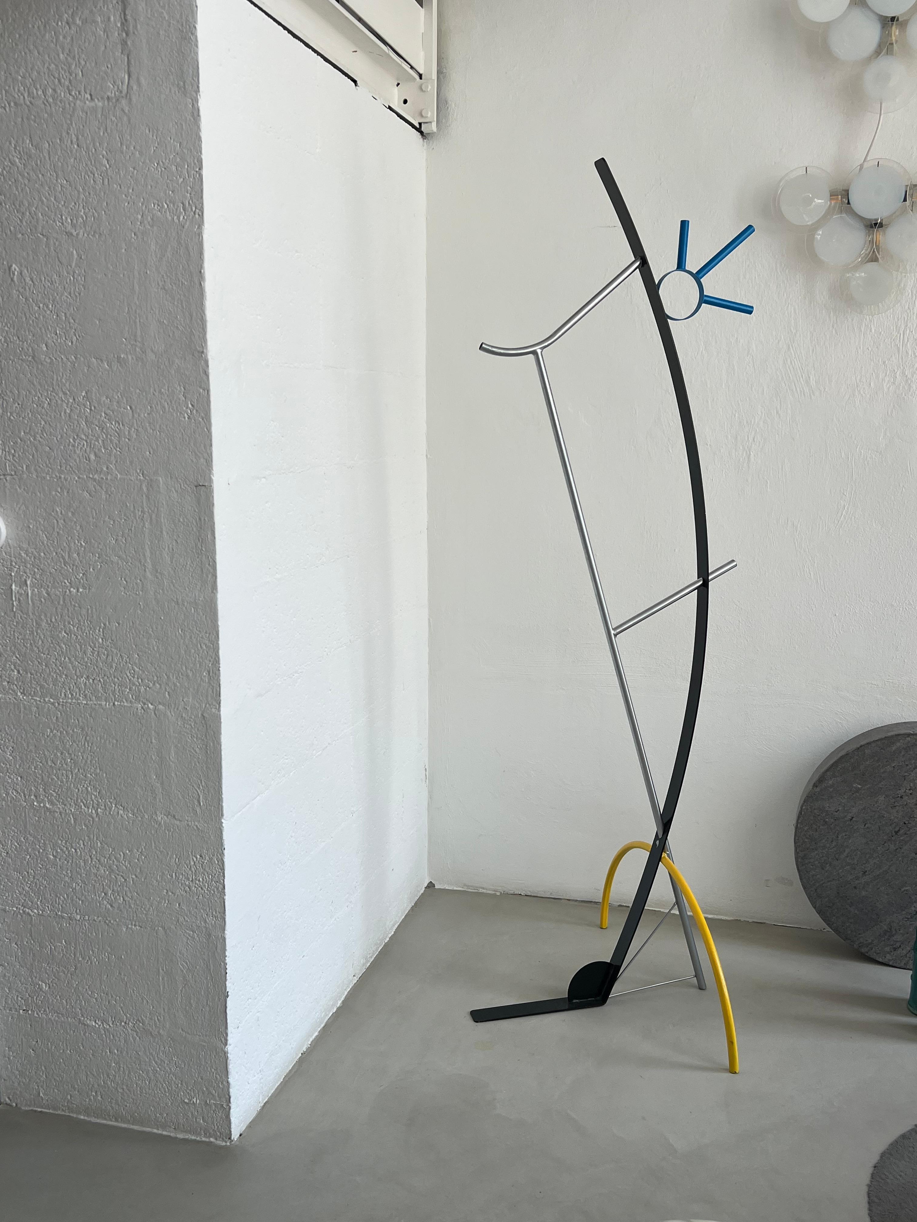 Modern figurative metal sculpture by Spinzi, hand painted with real proportions In Good Condition For Sale In Milano, IT