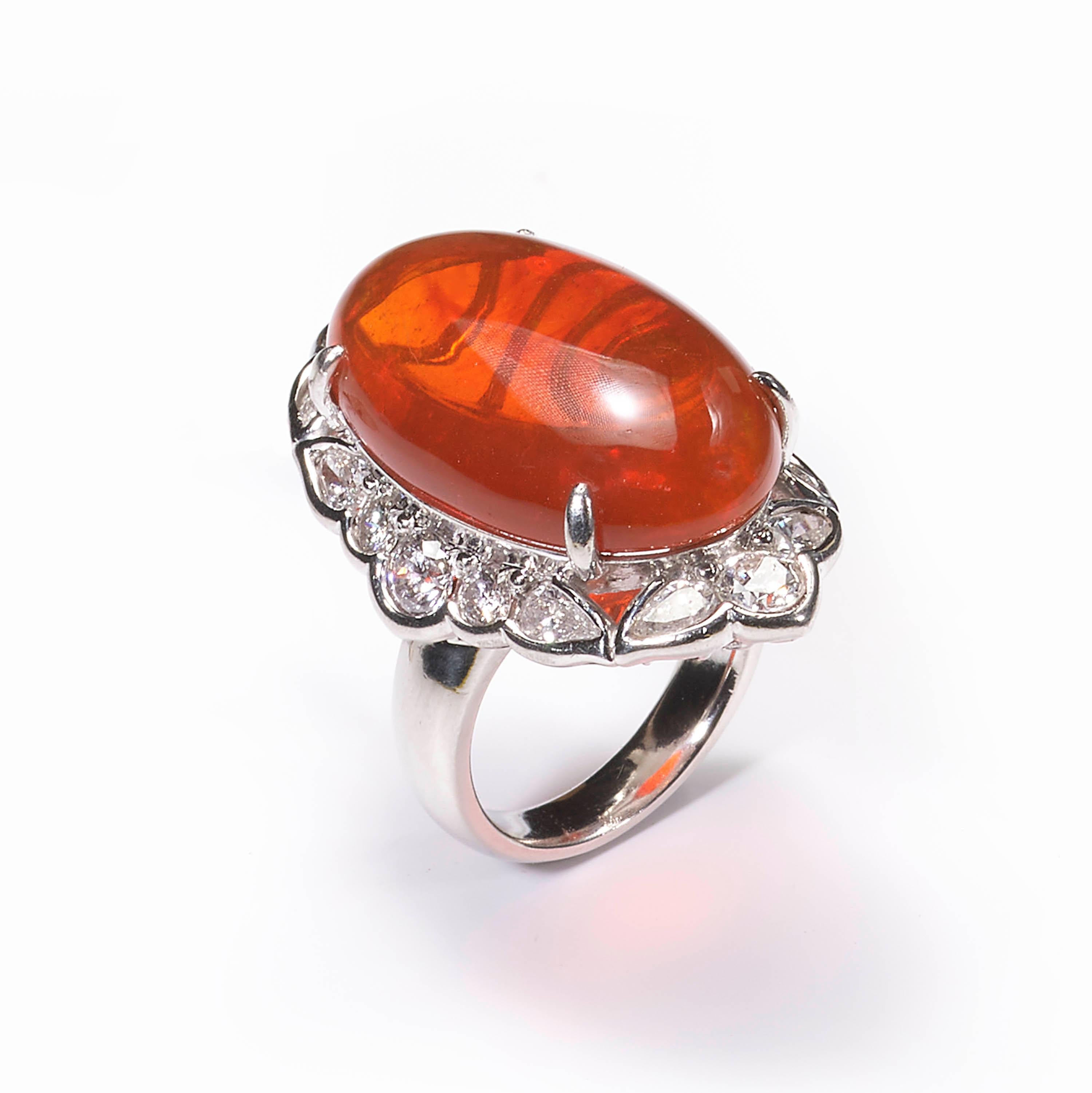 Moderner Cluster-Ring aus Platin mit Feueropal, Diamant und Platin (Zeitgenössisch) im Angebot