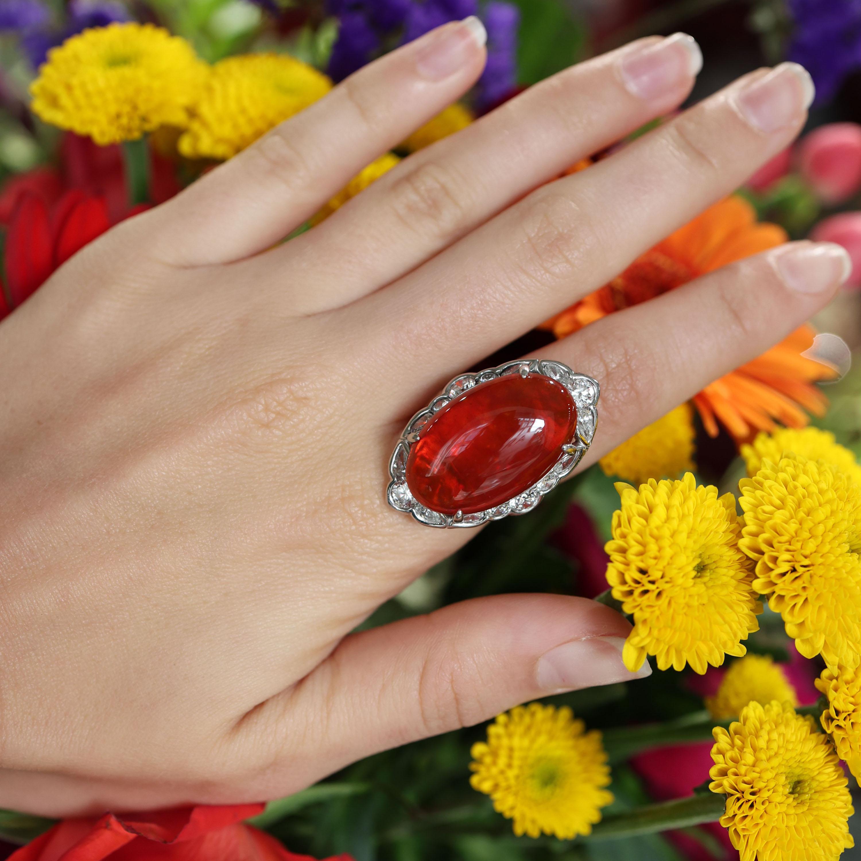 Moderner Cluster-Ring aus Platin mit Feueropal, Diamant und Platin Damen im Angebot