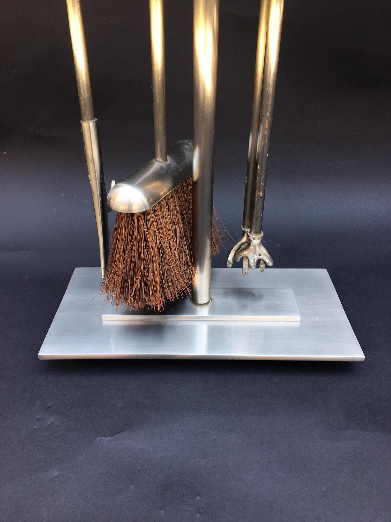 Modern Fireplace Tool Set In Good Condition For Sale In Los Angeles, CA