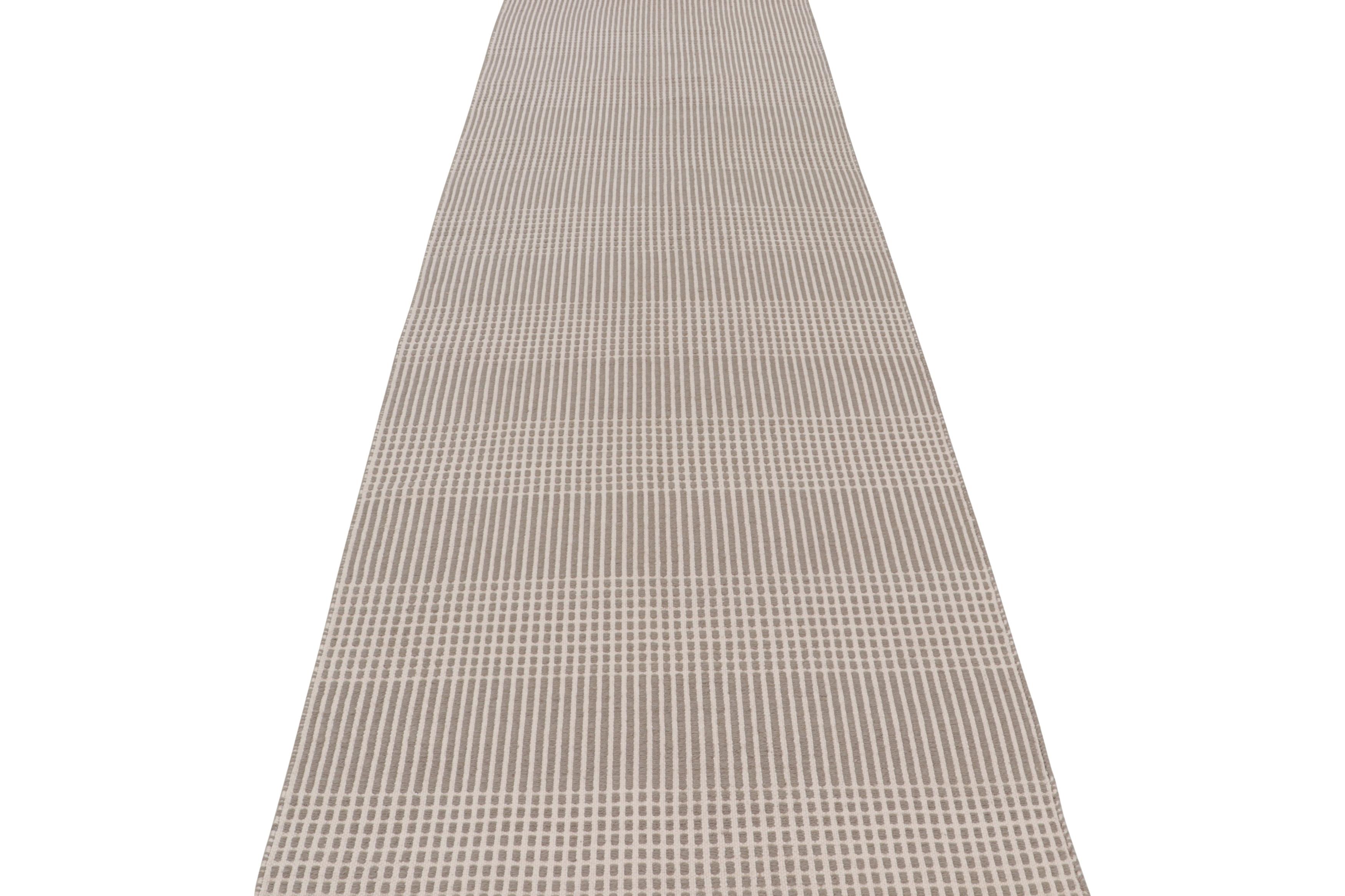 Tessuto a mano Moderno modello a righe geometriche a trama piatta beige e marrone in vendita