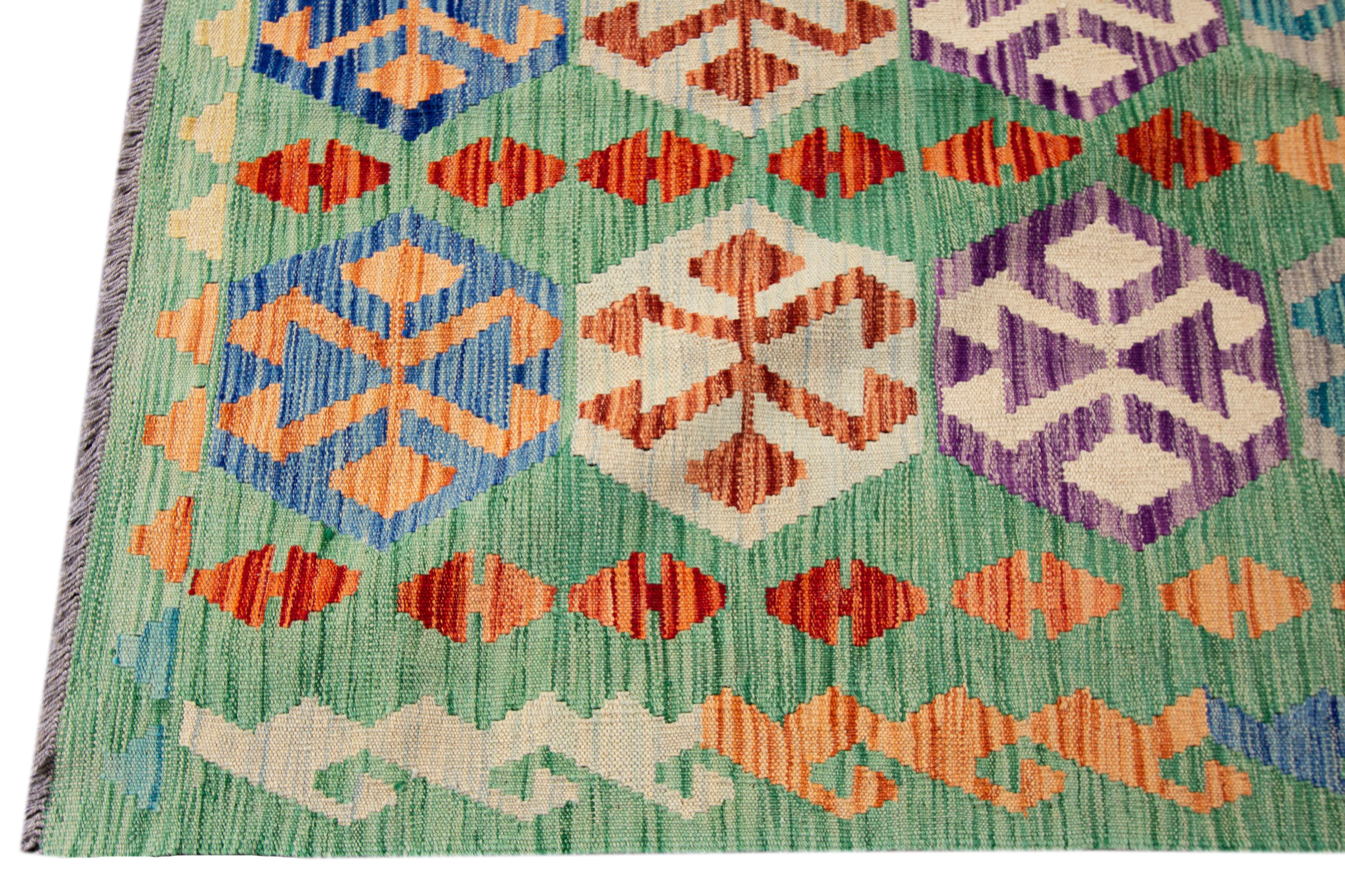 Moderner Flachgewebter Kelim-Teppich (Handgeknüpft) im Angebot