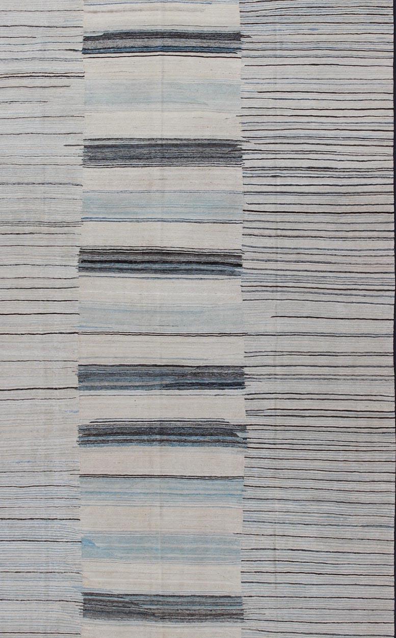 Modern Flat-Weave Kilim Rug in Three Panel Striped Design in Ocean Blue & Taupe In New Condition In Atlanta, GA
