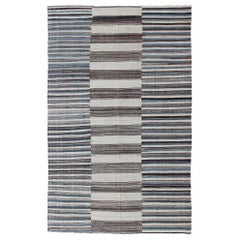Kilim moderno a trama piatta di grandi dimensioni con strisce blu, avorio, marrone e carbone