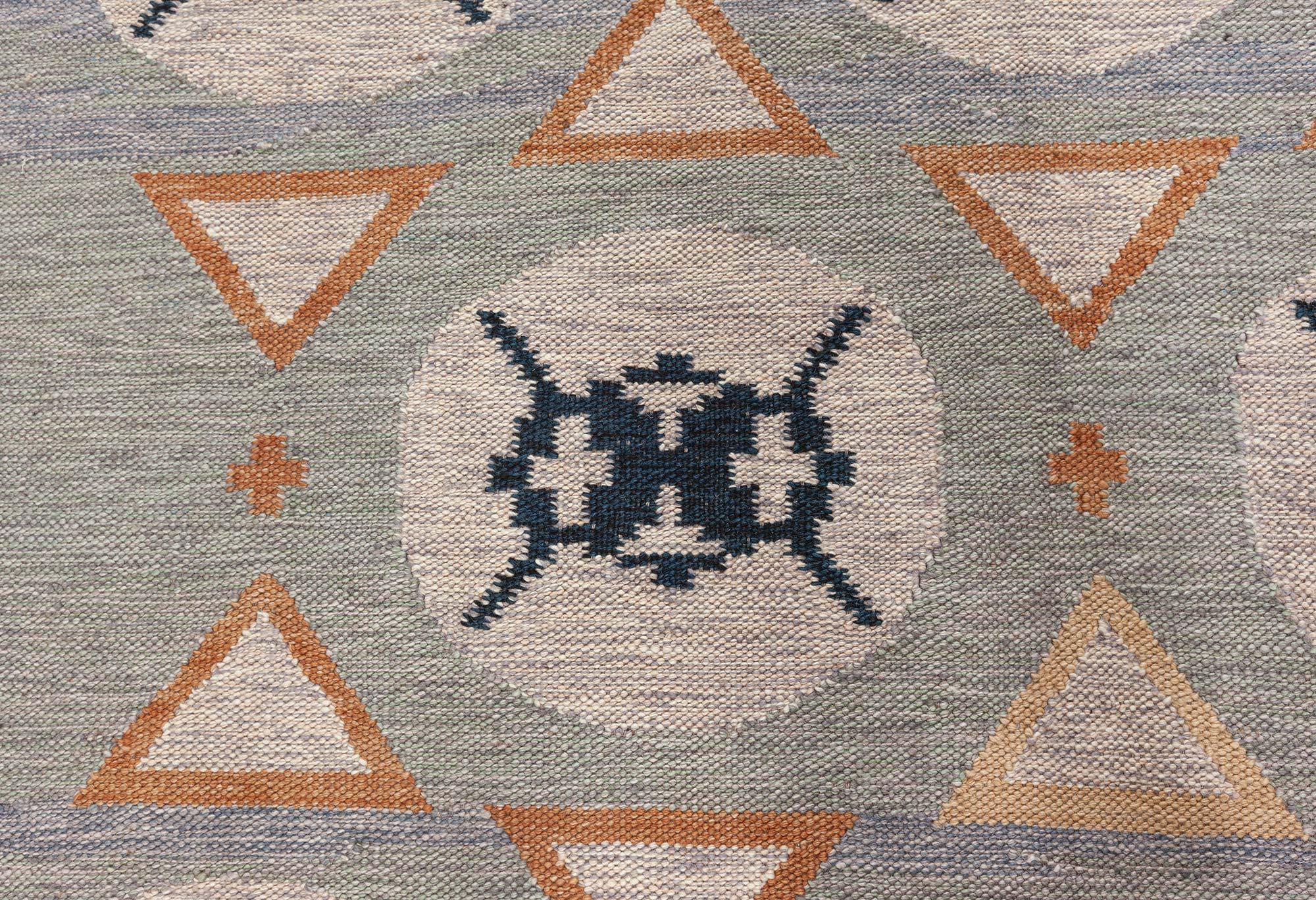 Modern Flat Weave rug by Doris Leslie Blau
Size: 6'0