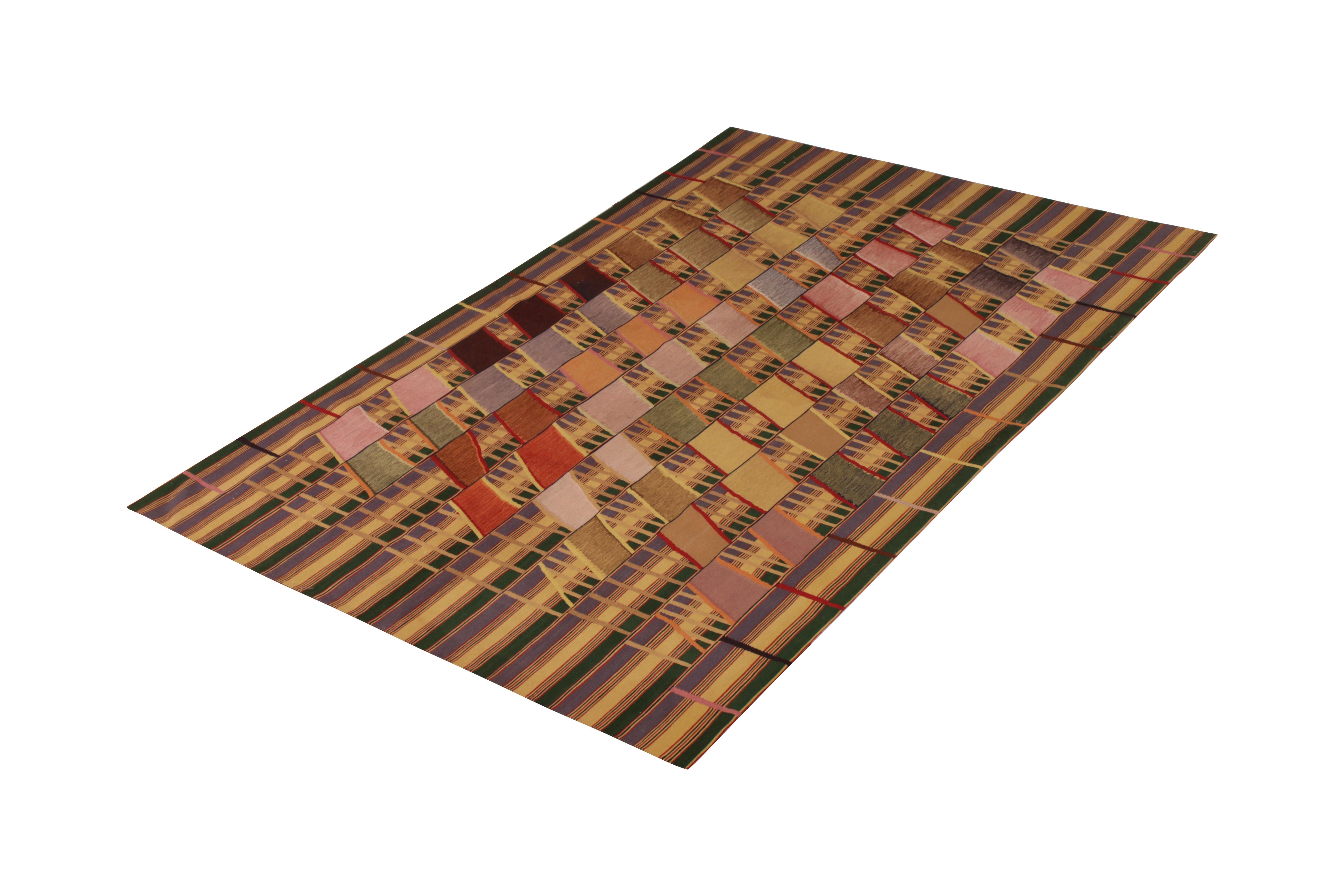 An unveiling from the modern Kilim selections in the Kilim & flat-weave collection from Rug & Kilim-here celebrating a 6 x 9 Kilim from the contemporary works of Teddy Sumner-handmade in a wool flat-weave in this distinctive take on Art Deco style.