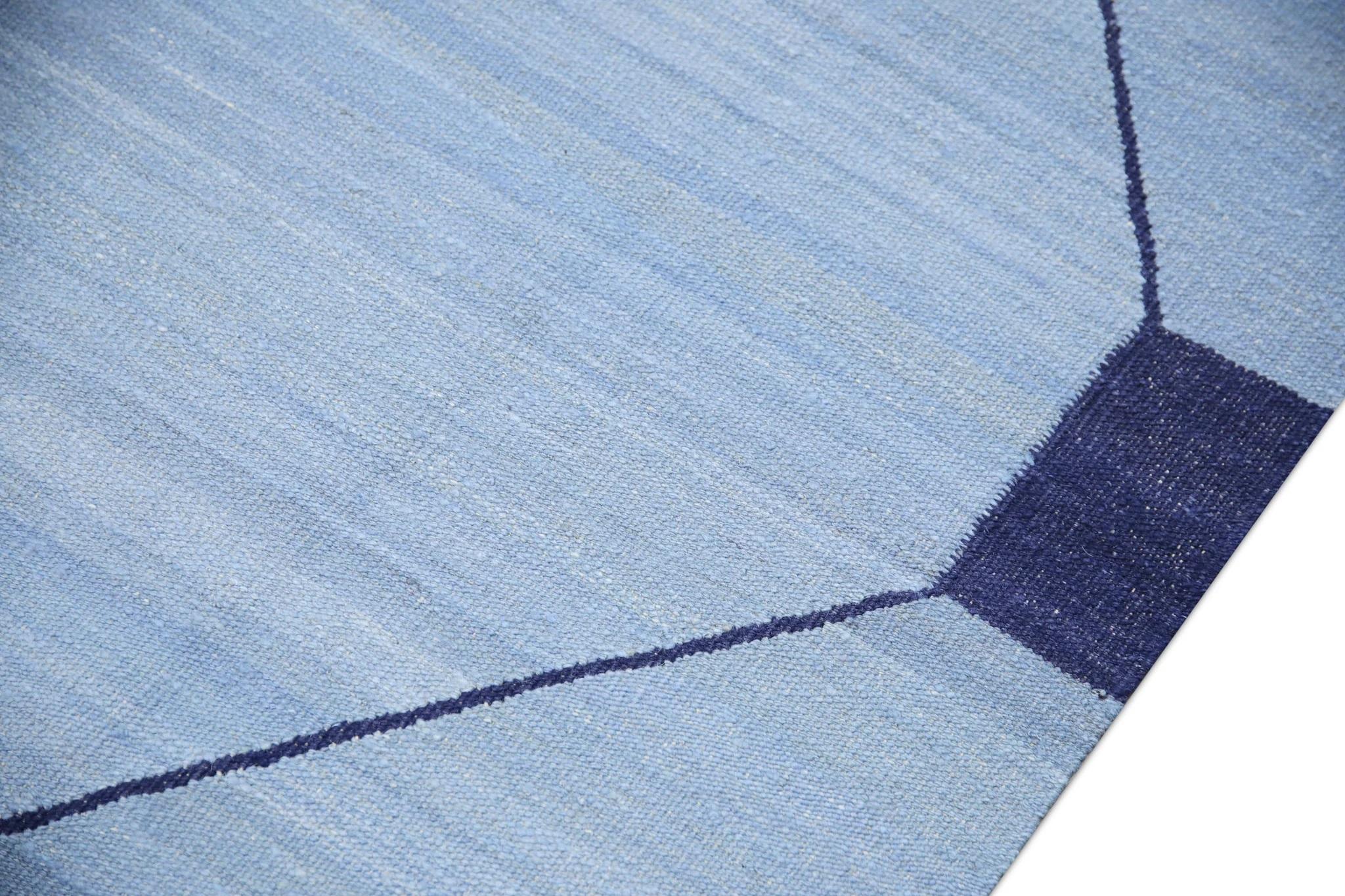 Blauer handgefertigter Flachgewebe-Wollteppich in Marineblau mit geometrischem Muster 10'2