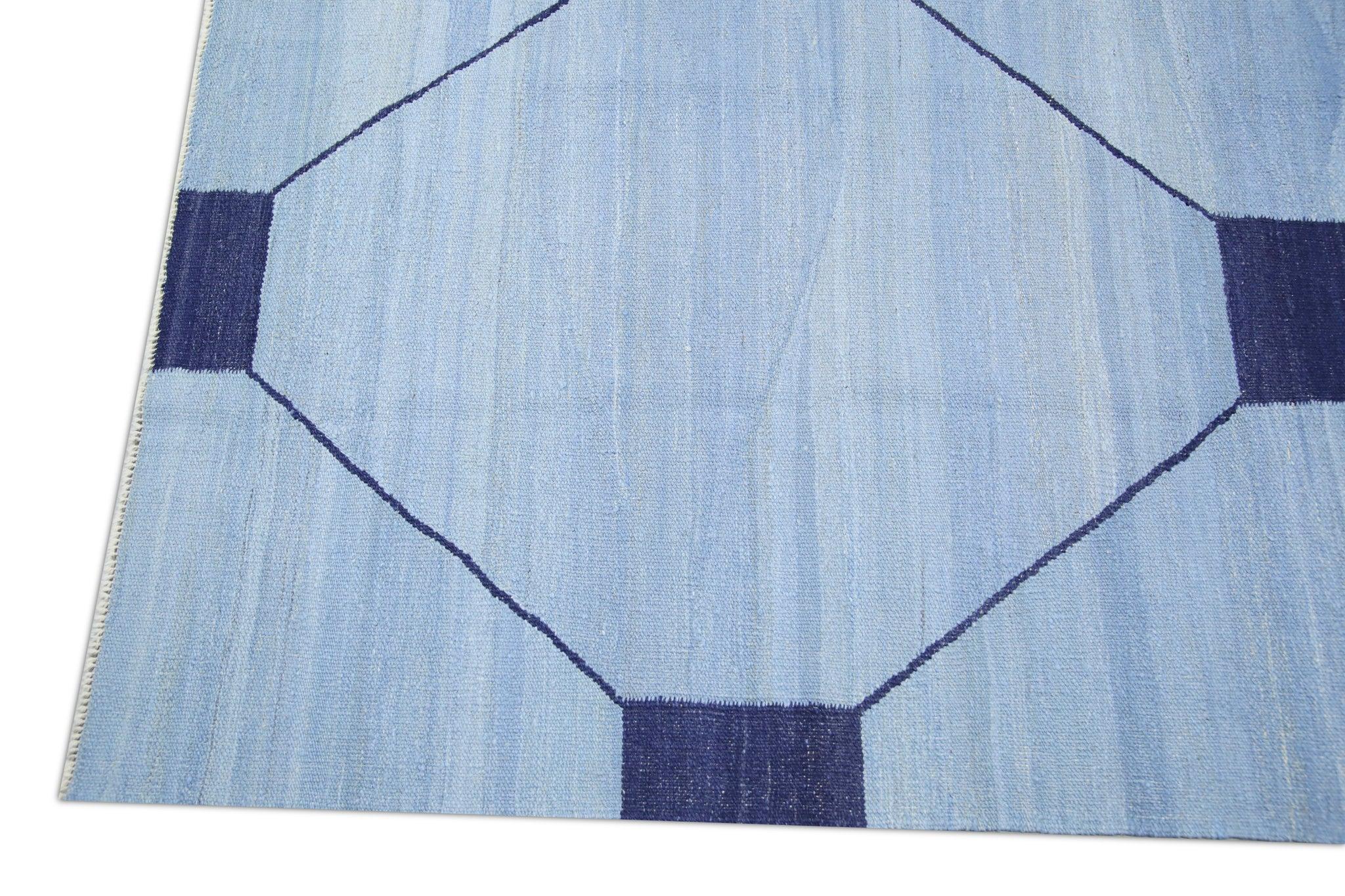 Blauer handgefertigter Flachgewebe-Wollteppich in Marineblau mit geometrischem Muster 10'2