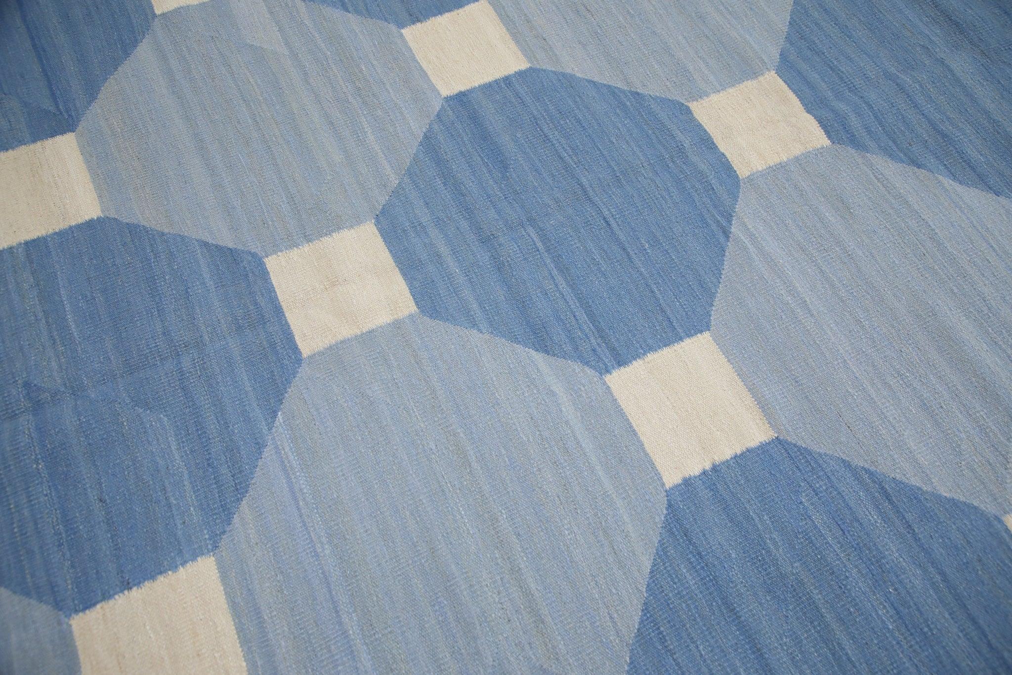 Handgefertigter Flachgewebe-Wollteppich in Blau mit geometrischem Design 8'5