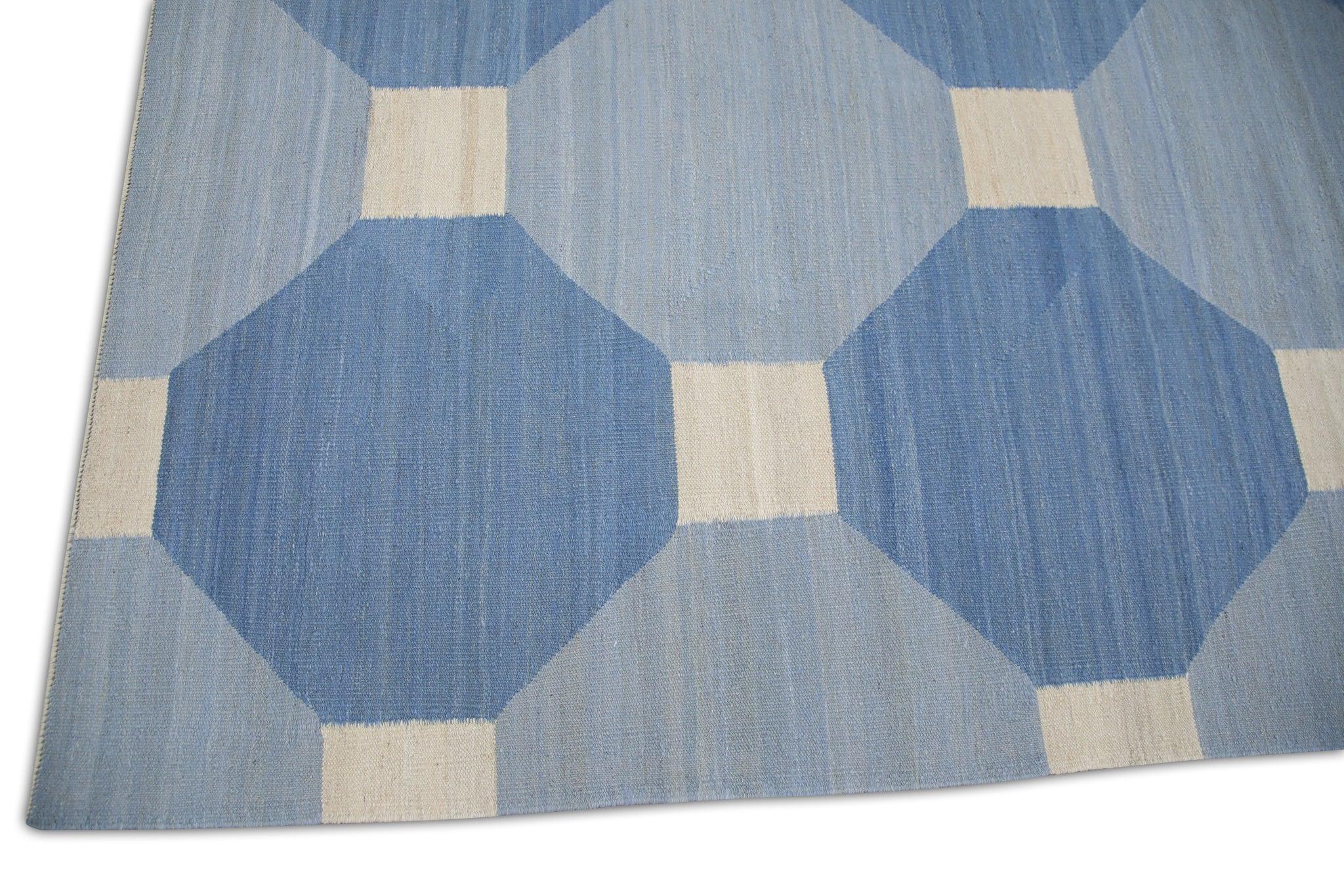 Handgefertigter Flachgewebe-Wollteppich in Blau mit geometrischem Design 8'5