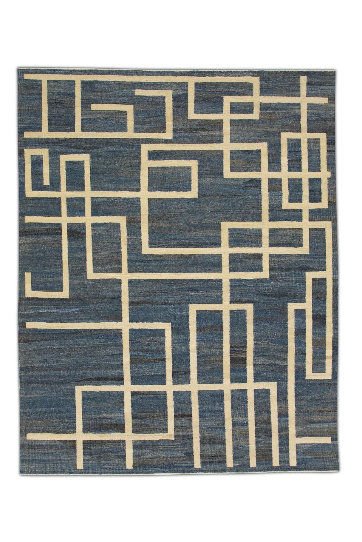 Blauer handgefertigter Flachgewebe-Wollteppich in Creme in geometrischem Design 8'5