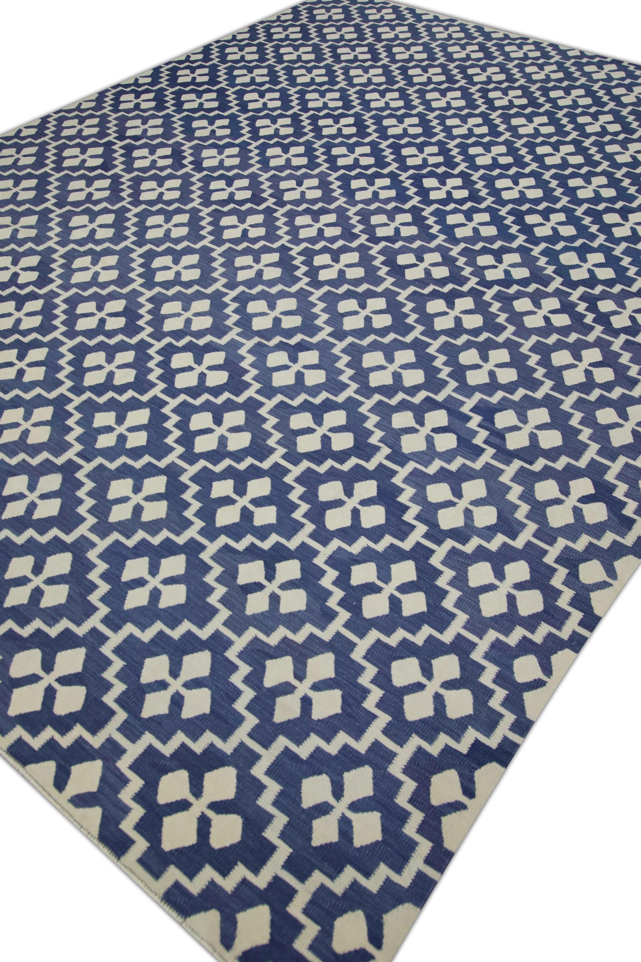 Blauer handgefertigter Flachgewebe-Wollteppich in geometrischem Design 9'5