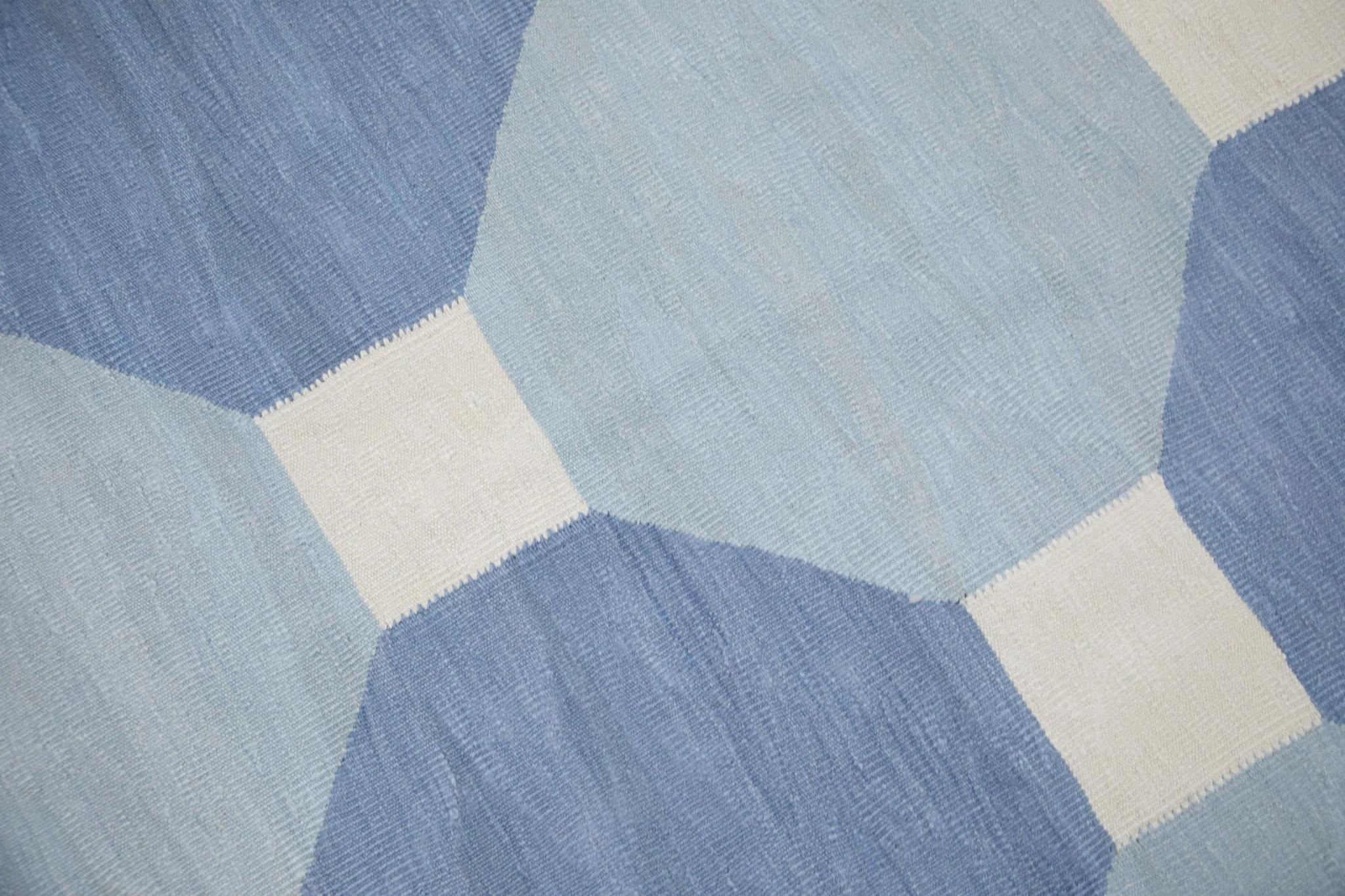 Blauer handgefertigter Flachgewebe-Wollteppich in geometrischem Design 10'1