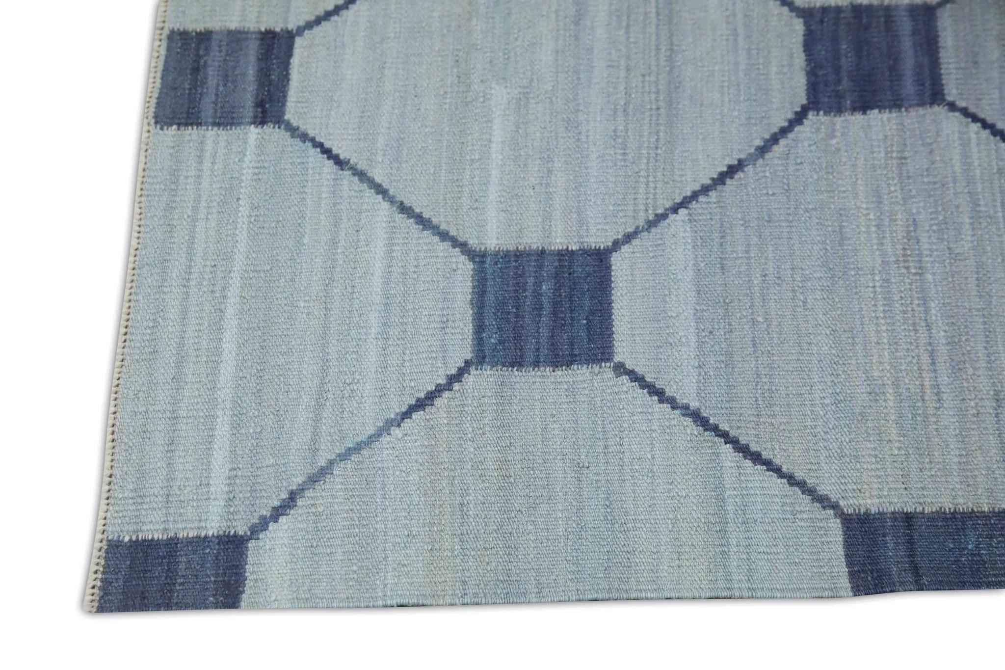 Blauer handgefertigter Flachgewebe-Wollteppich in geometrischem Design 3' X 12'6