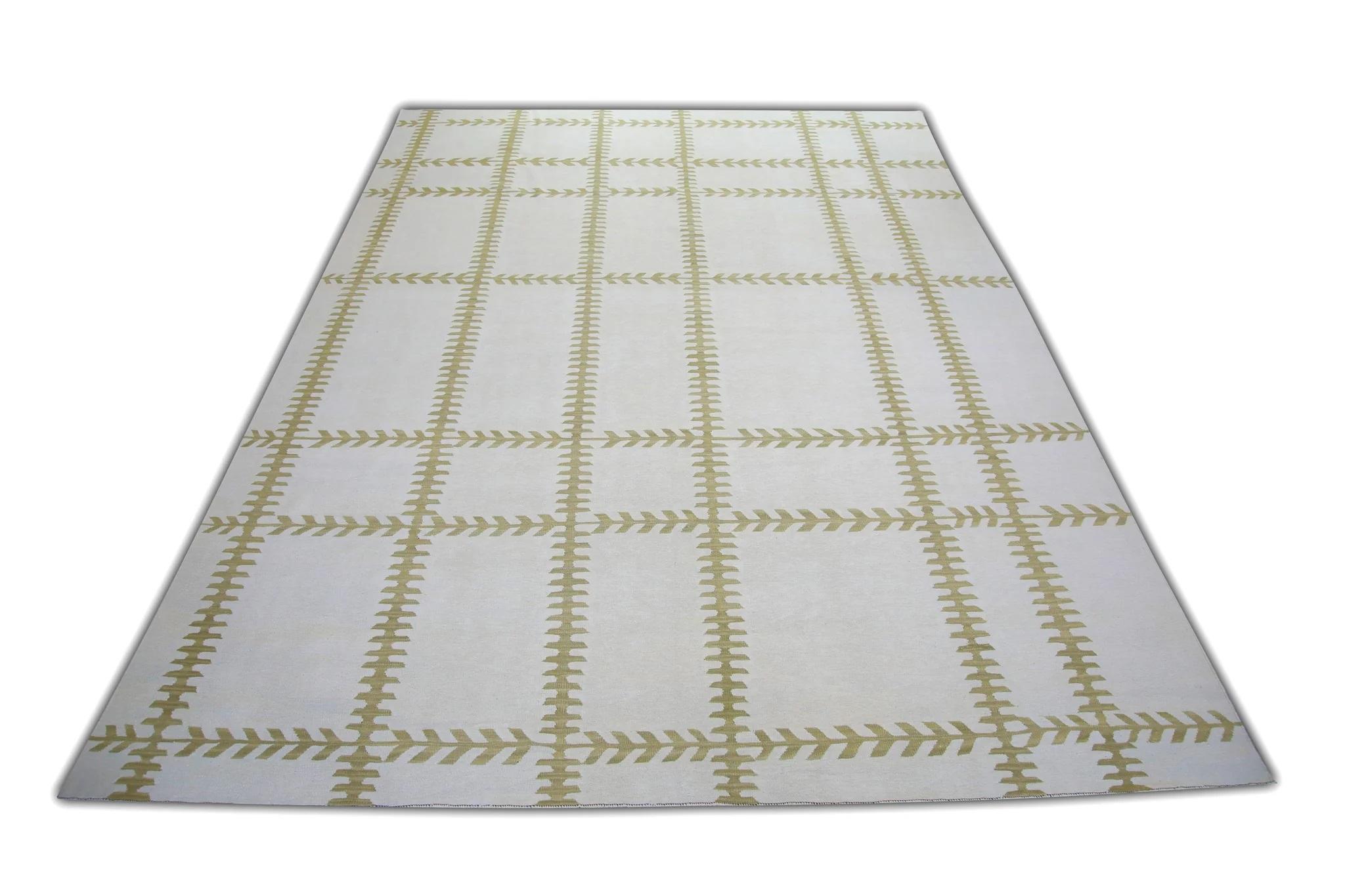 Alfombra de lana blanca de tejido plano hecha a mano con diseño geométrico amarillo 9'8