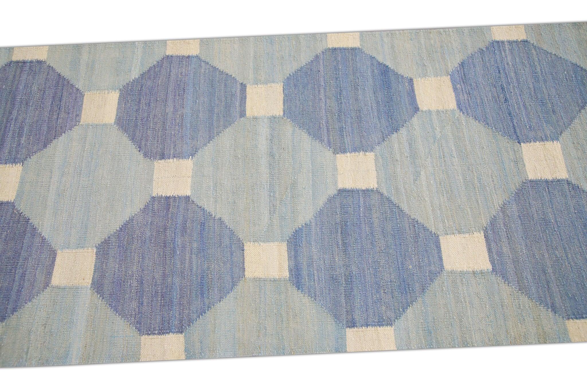 Blauer handgefertigter Flachgewebe-Woll-Läufer in geometrischem Design 3'1