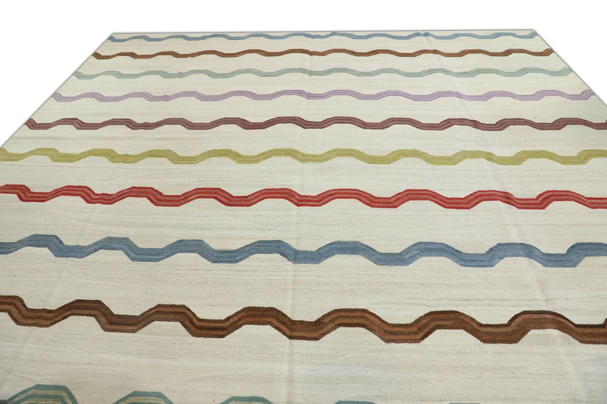 XXI secolo e contemporaneo Tappeto in lana fatto a mano multicolore con design a strisce geometriche a tessitura piatta 11'10