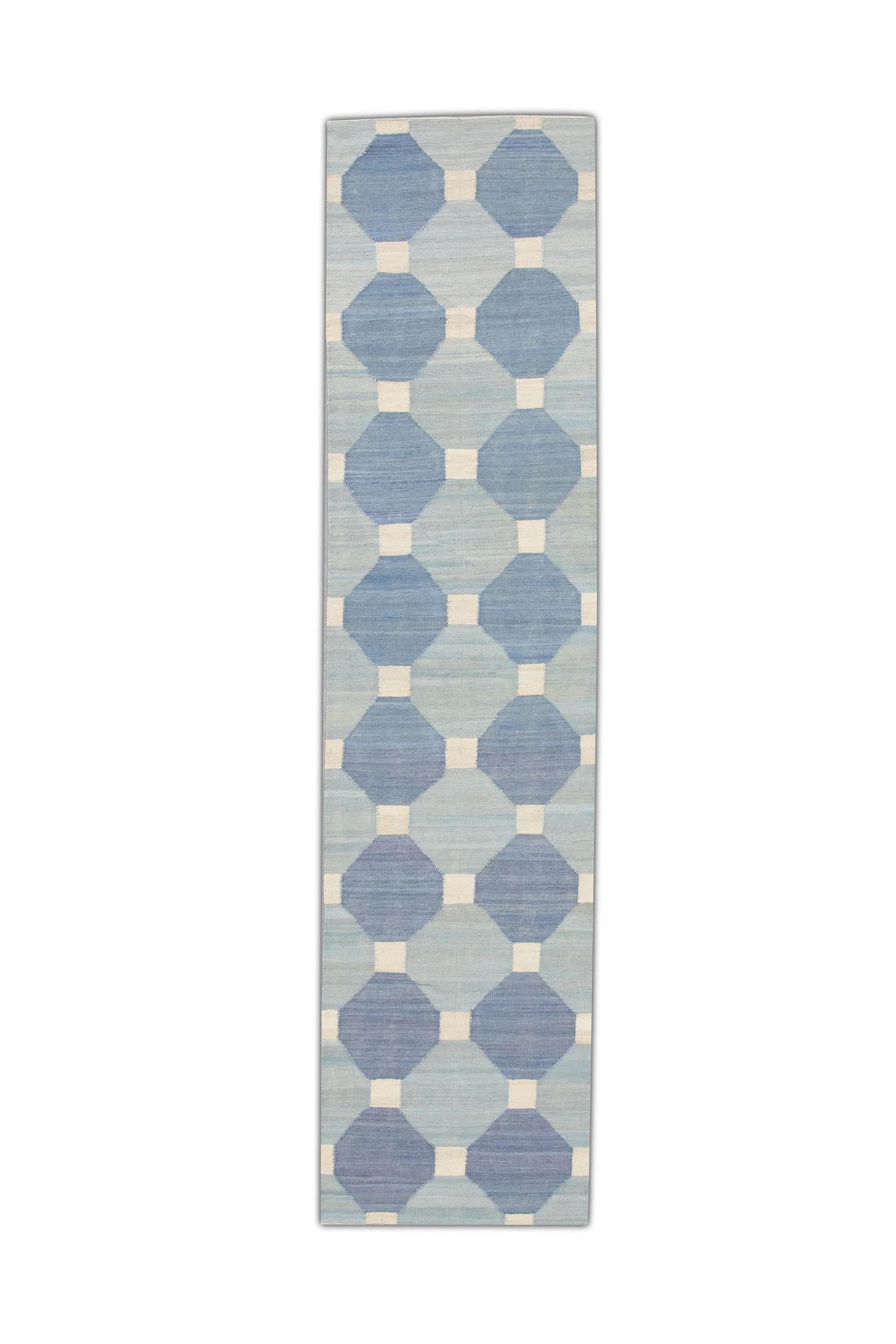Blauer handgefertigter Flachgewebe-Woll-Läufer in geometrischem Design 3'1