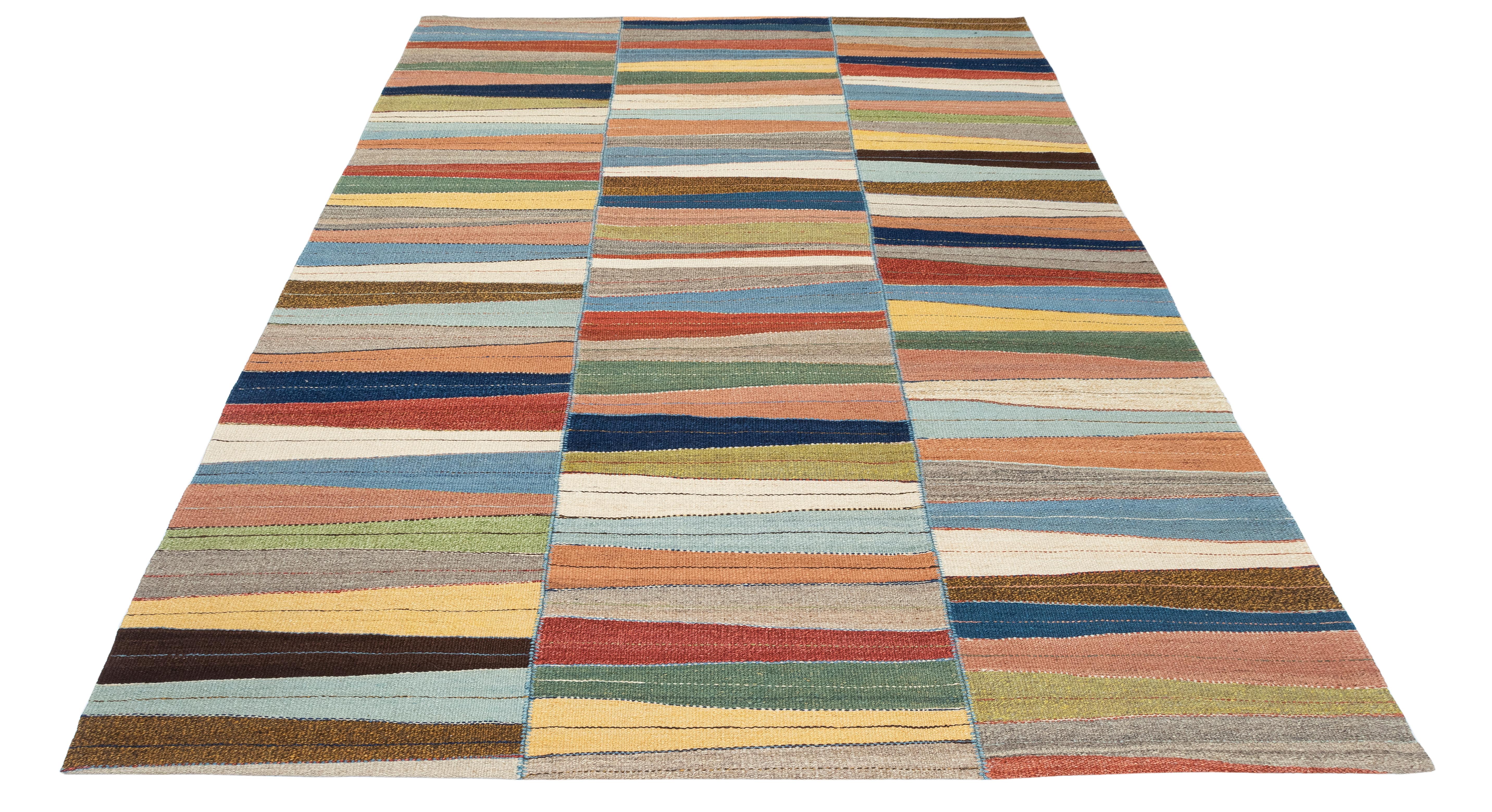 Alfombra Kilim Moderna de Tejido Plano con Patrón Ondulado Multicolor - Lana Tejida a Mano en Nuevo estado para la venta en New York, NY
