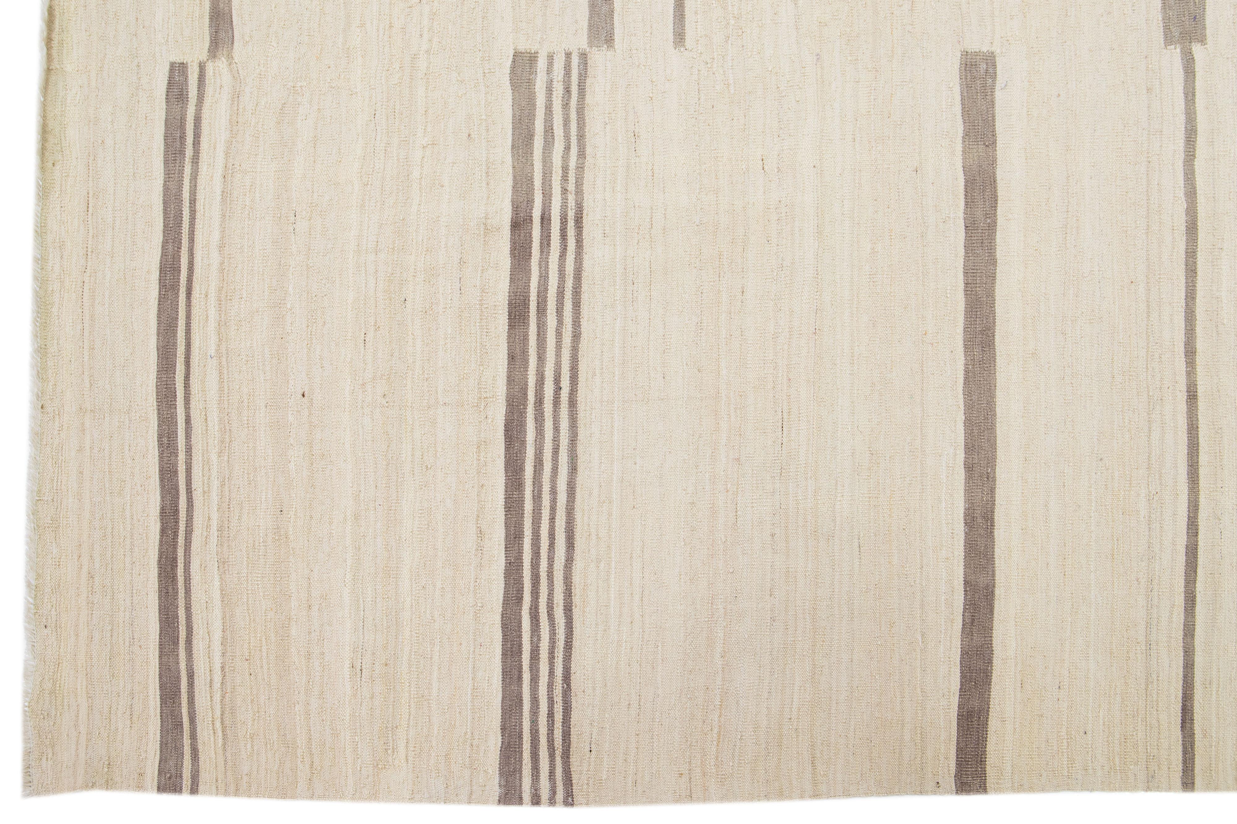 Modern Flatweave Kilim Wool Rug with Stripe Motif In New Condition For Sale In Norwalk, CT