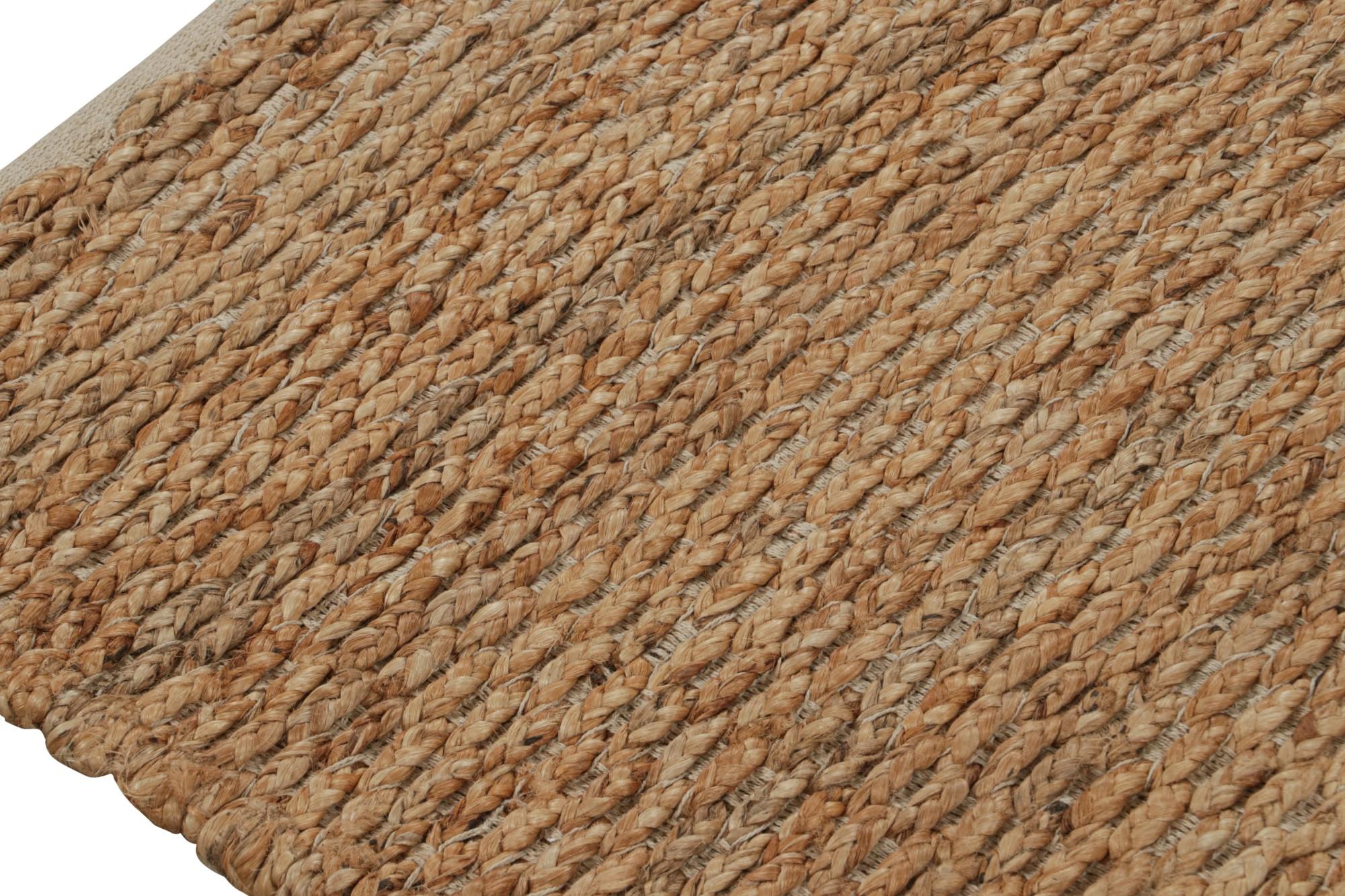 Tessuto a mano Runner moderno a trama piatta in beige/marrone, con strisce testurizzate, da Rug & Kilim in vendita