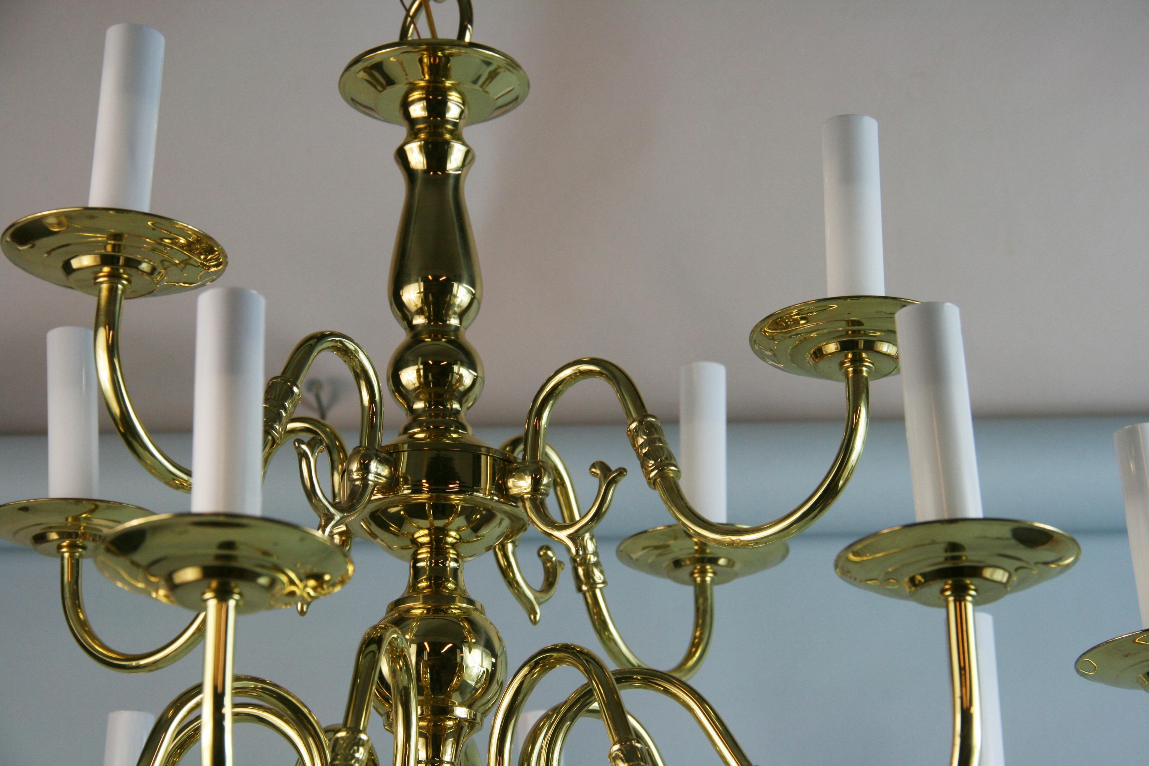 Late 20th Century Modern Flemish Style 12 Light Brass Chandelier For Sale