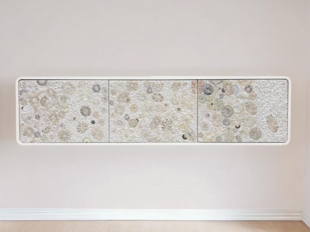 Moderne schwebende Blütenblattkonsole von Ercole Home (Glaskunst) im Angebot