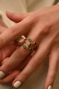 Modern Floating Emerald Diamond Open Shank Band Ring in 18 Karat Yellow Gold