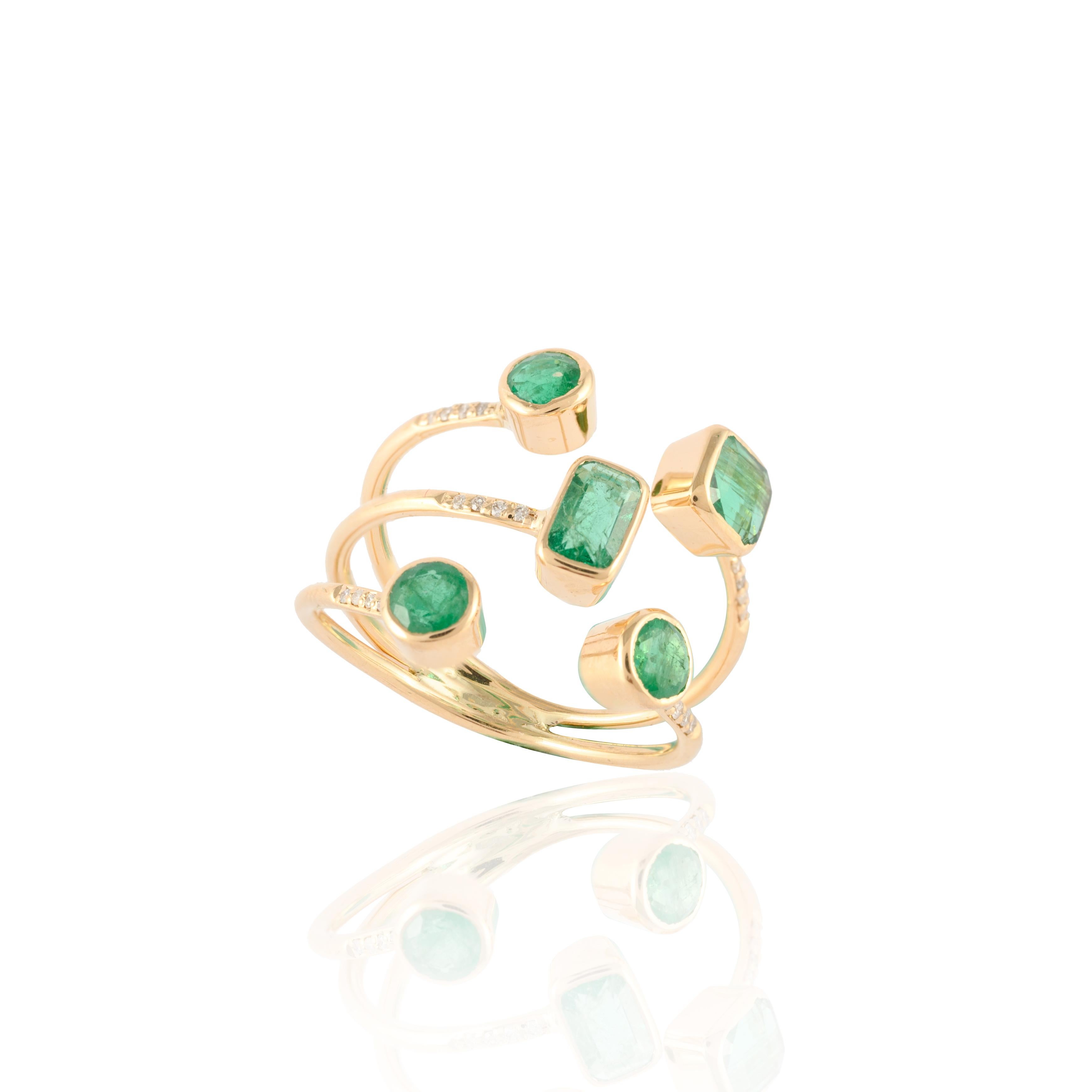 For Sale:  Modern Floating Emerald Diamond Open Shank Band Ring in 18 Karat Yellow Gold 3