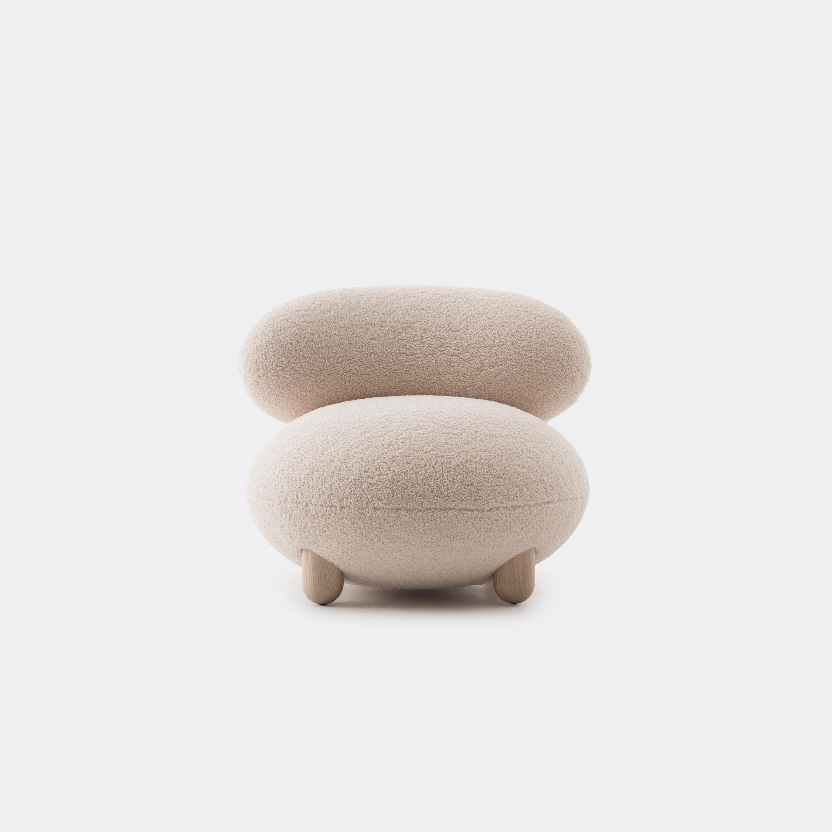 Moderner Flock Loungesessel Fluffy edition aus Schafsfell von NOOM (Ukrainisch) im Angebot