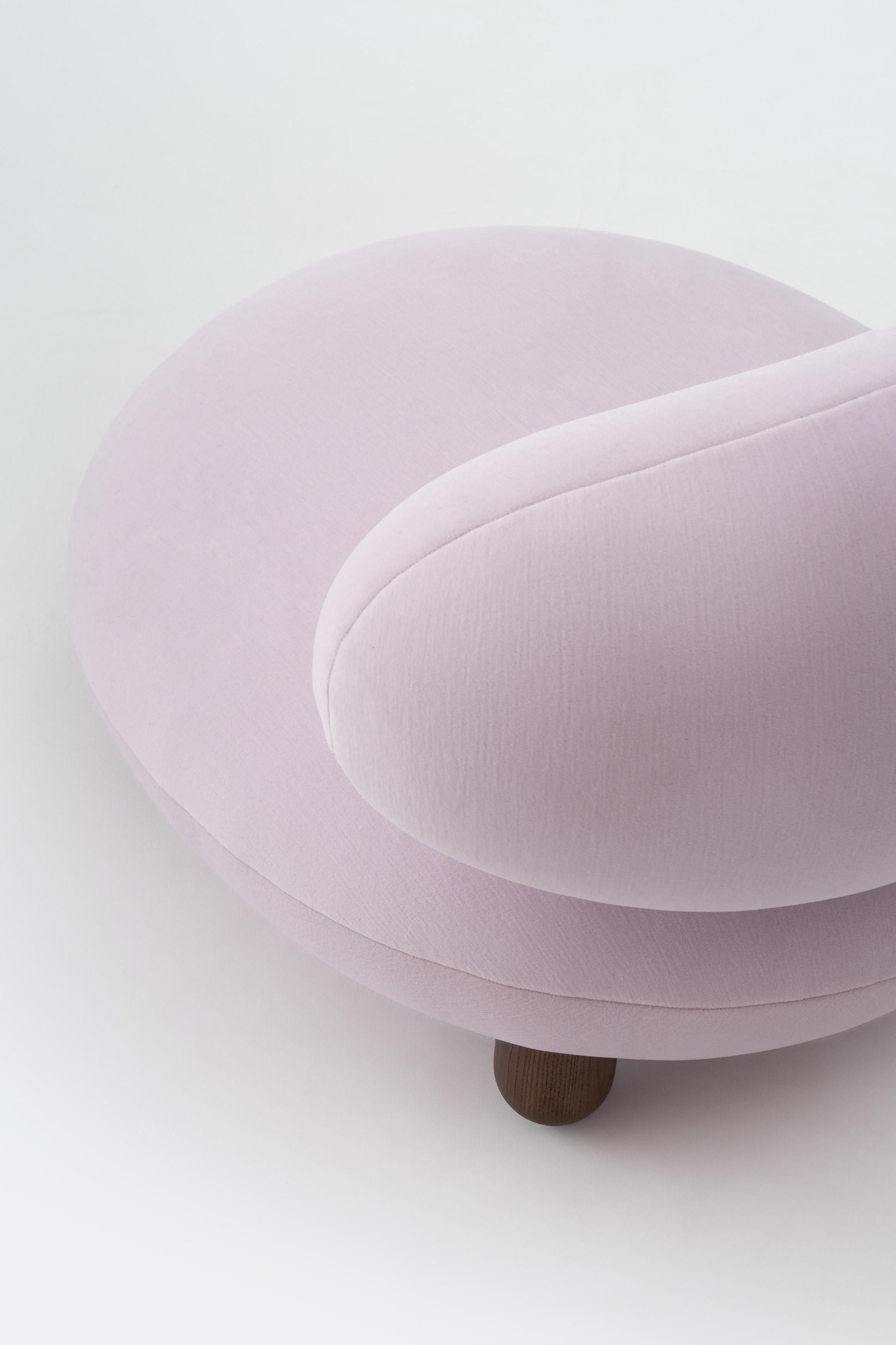 Sillón moderno Flock en terciopelo rosa suave de Kvadrat by NOOM en venta 3
