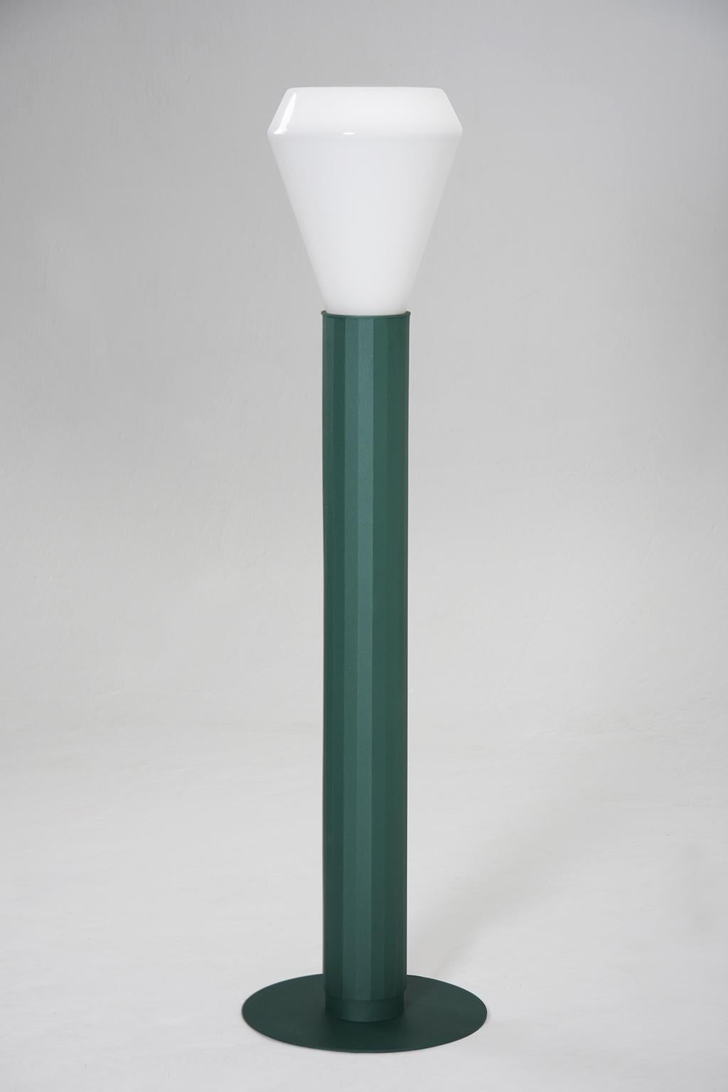 Moderne Lampadaire moderne de la « Collection Normative » en vente