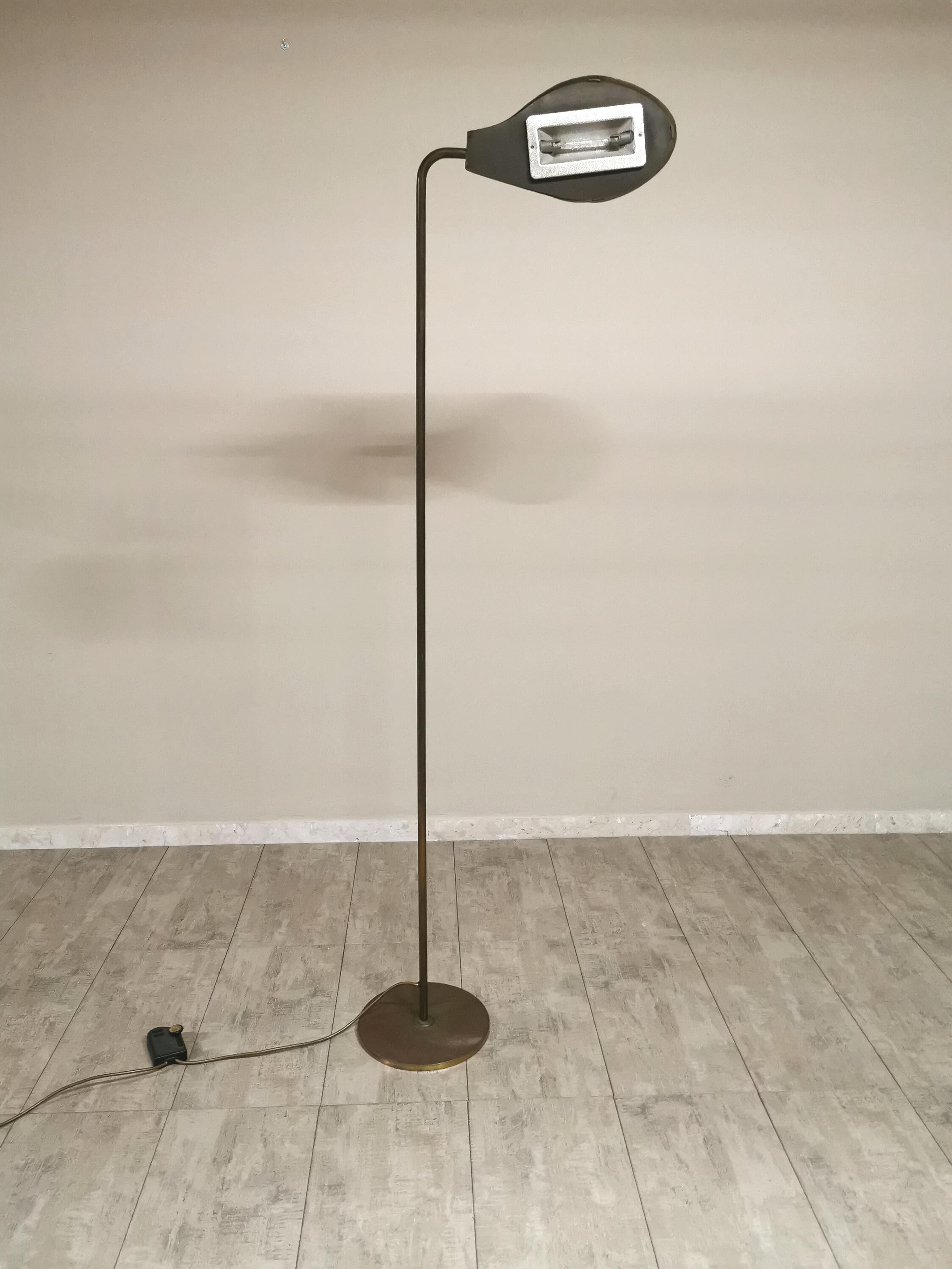 Modern Floor Lamp in Brass Adjustable by Relco Milano, Italian Design, 1980s 3