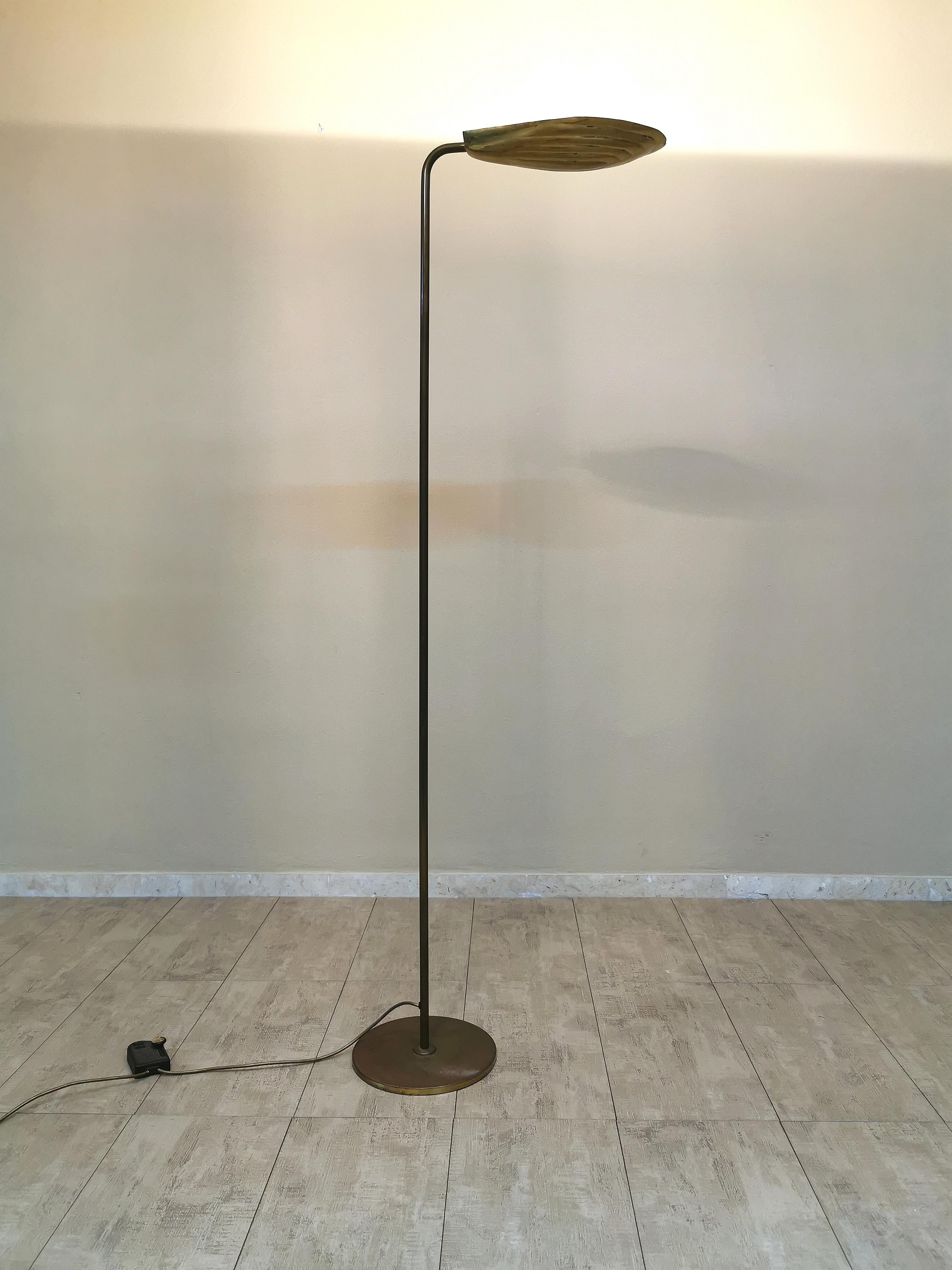 Modern Floor Lamp in Brass Adjustable by Relco Milano, Italian Design, 1980s 4