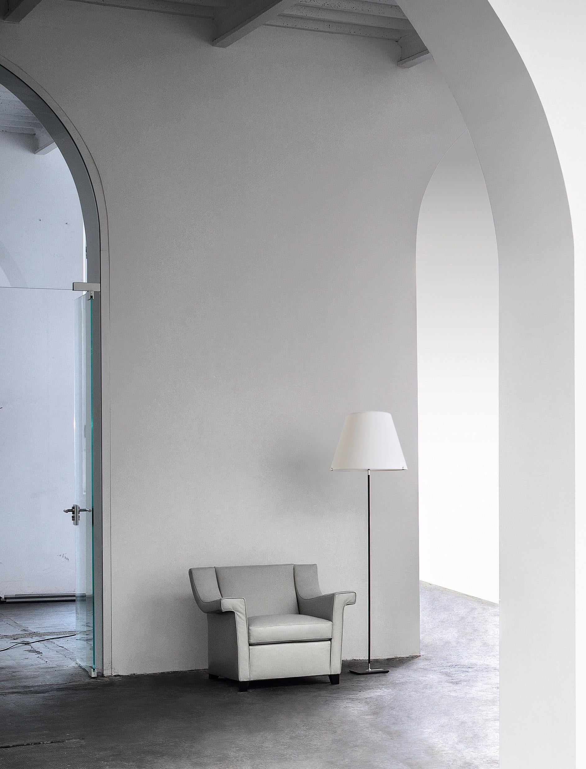 Lámpara de pie moderna One Floor Gris Moderno en venta