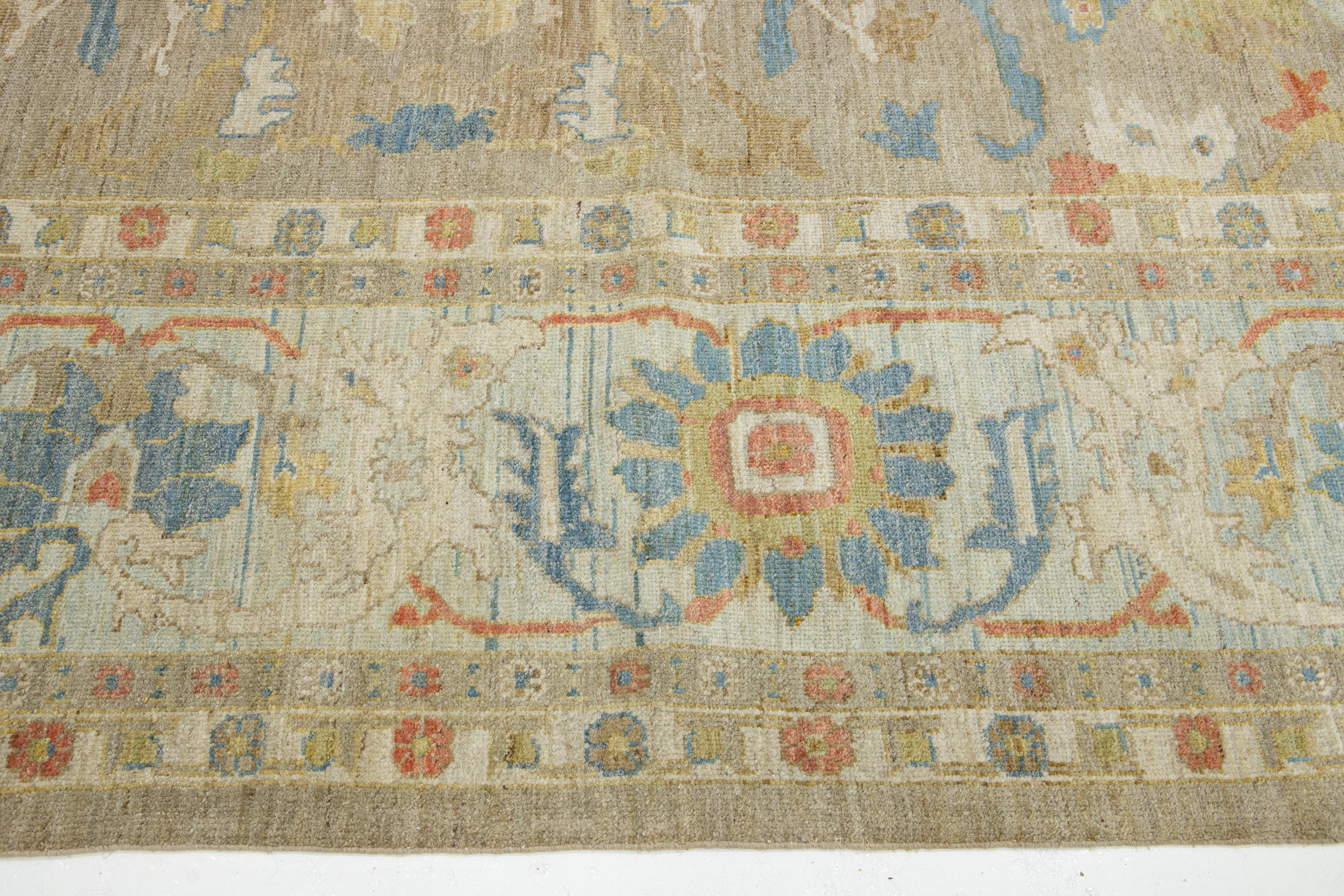 Moderner geblümter übergroßer Sultanabad-Wollteppich in Beige (Persisch) im Angebot