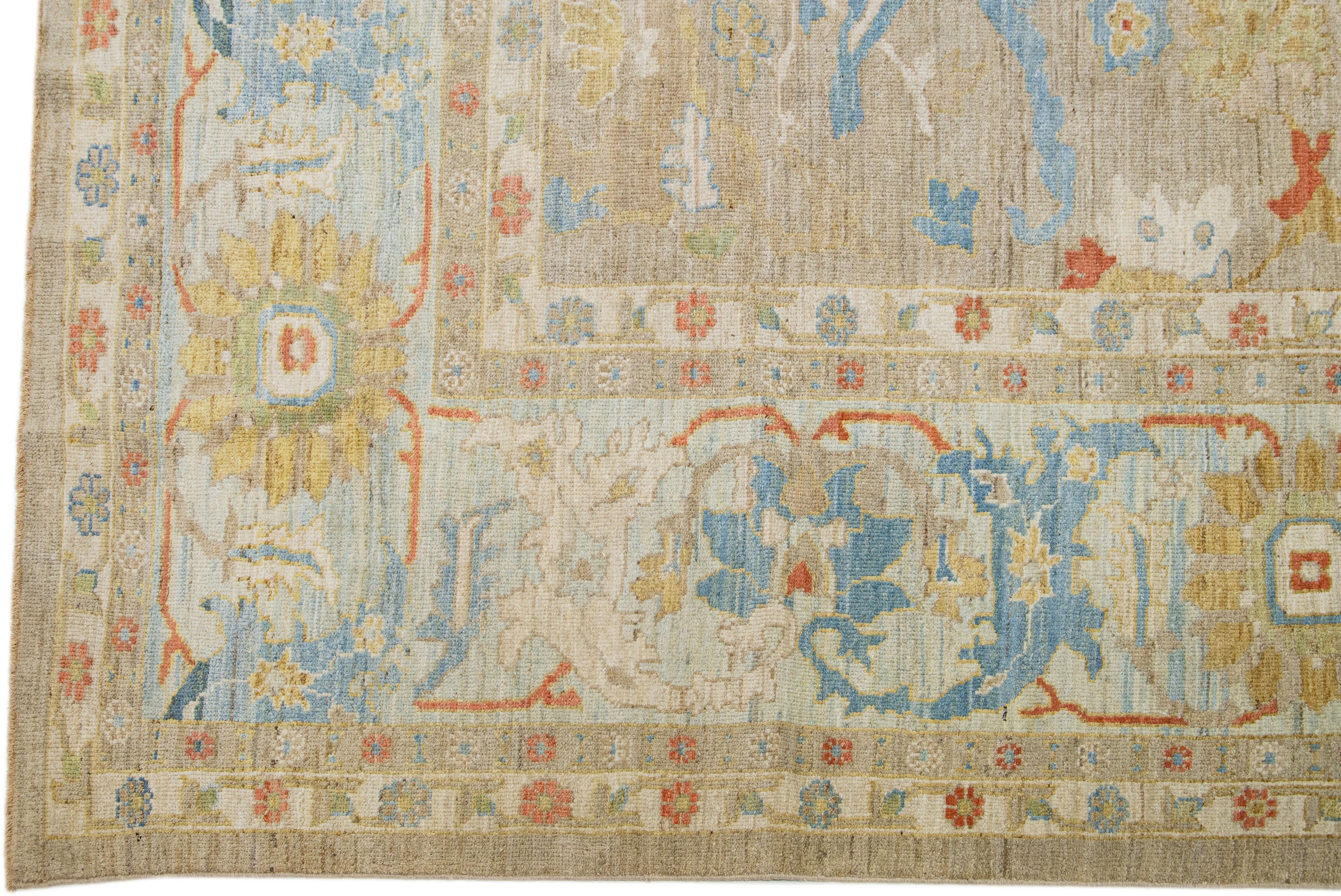 Hand-Knotted Modern Floral Beige Over Size Sultanabad Wool Rug For Sale