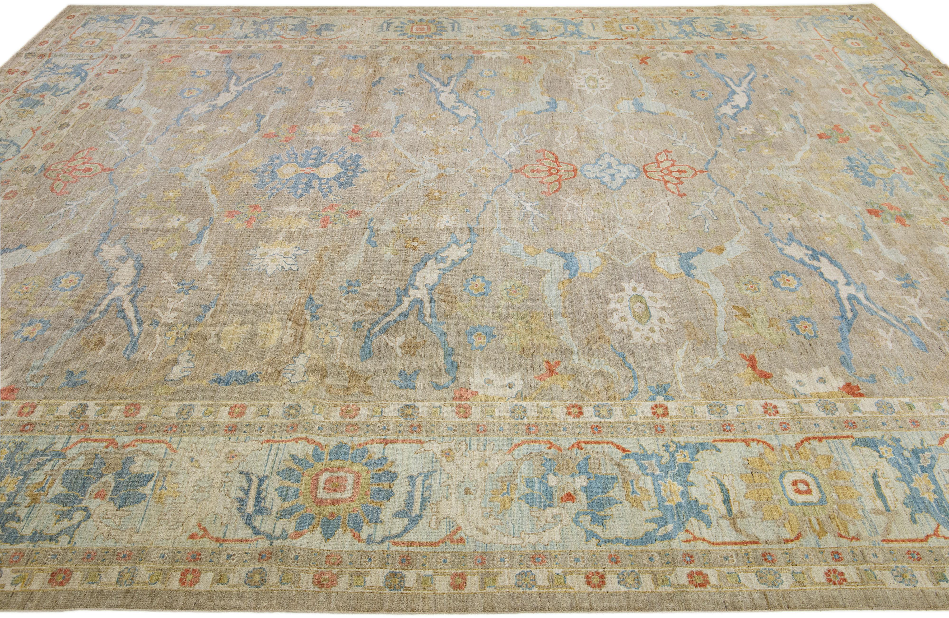 Modern Floral Beige Over Size Sultanabad Wool Rug In New Condition For Sale In Norwalk, CT