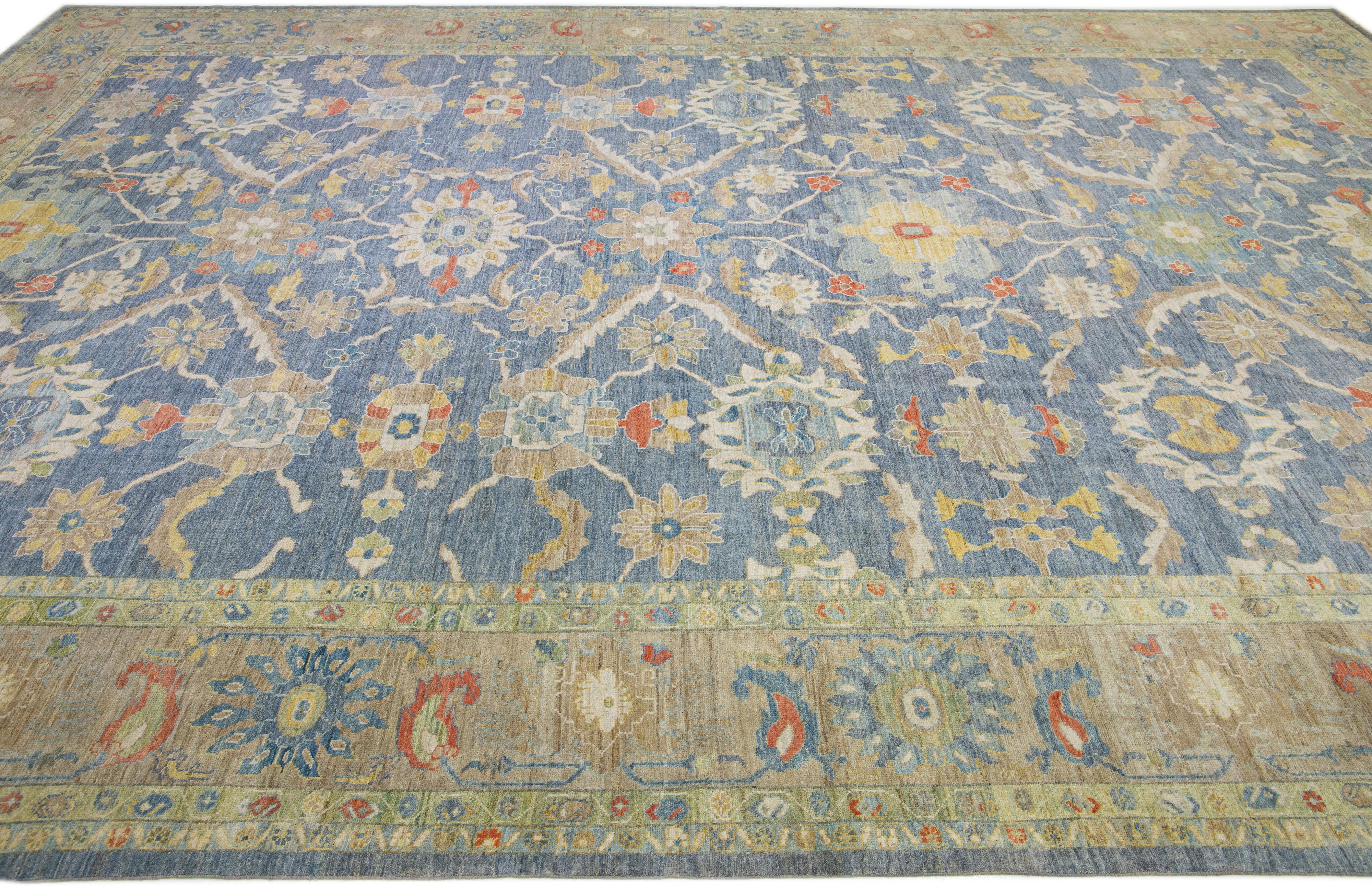 Moderner übergroßer marineblauer Sultanabad-Wollteppich mit Blumenmuster (21. Jahrhundert und zeitgenössisch) im Angebot