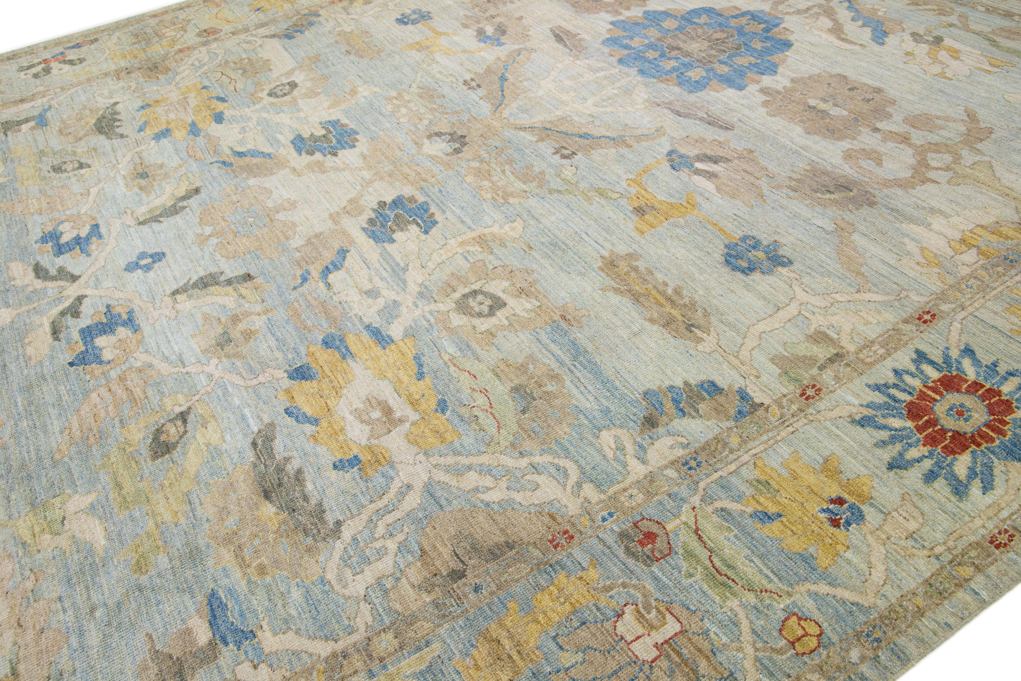 Modern Floral Room Size Light Blue Sultanabad Wool Rug In New Condition For Sale In Norwalk, CT