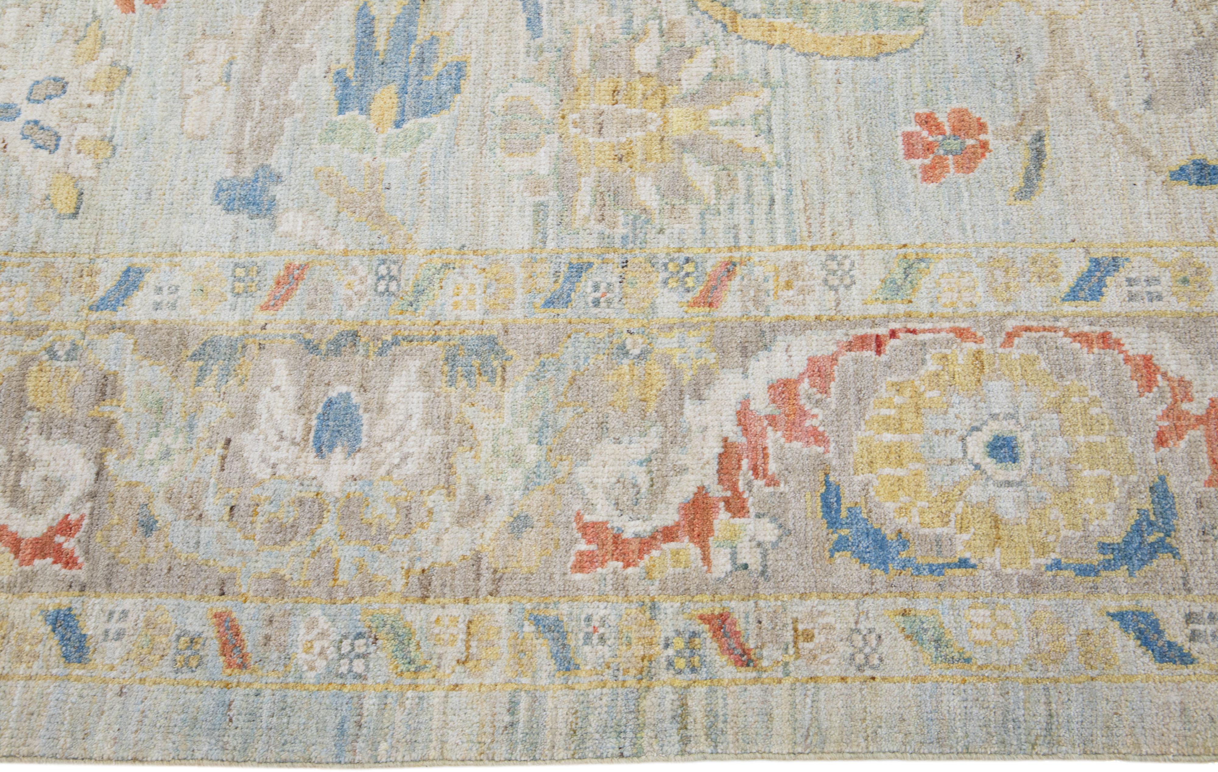 Modern Floral Sultanabad Handmade Light Blue Wool Rug In New Condition For Sale In Norwalk, CT