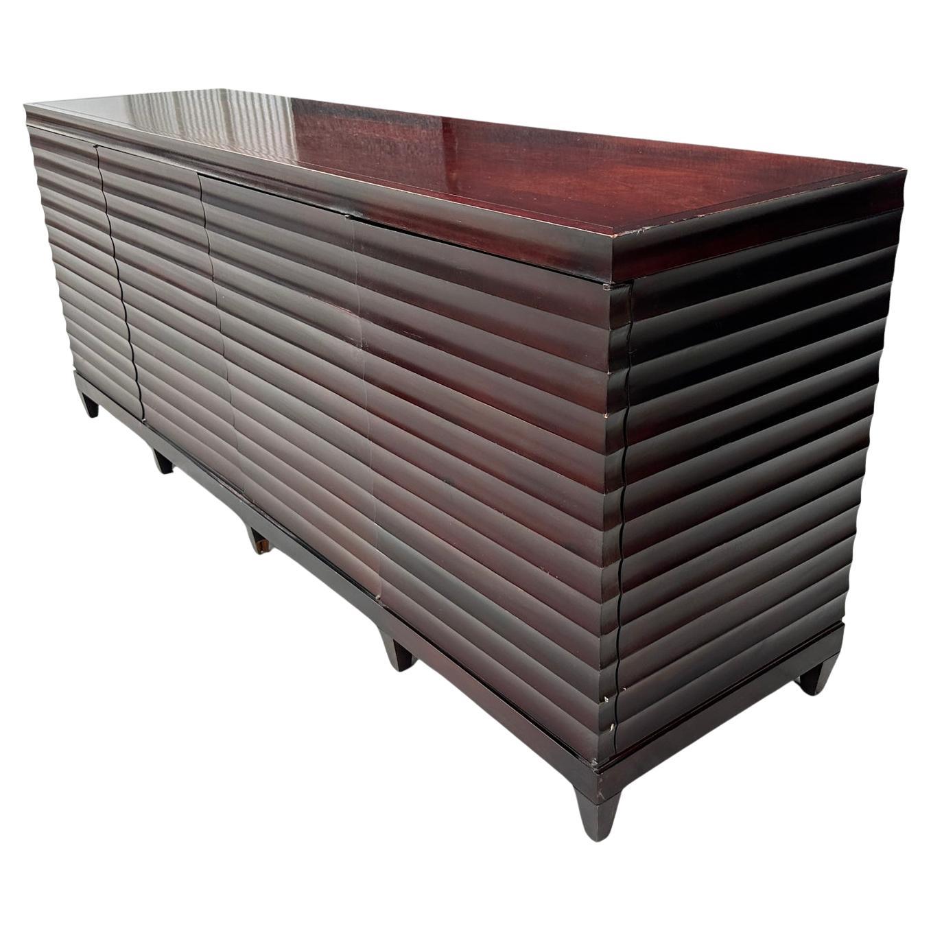 Moderner geriffelter Buffet- Sideboard-Schrank von Barbara Barry für Baker Furniture, USA im Angebot